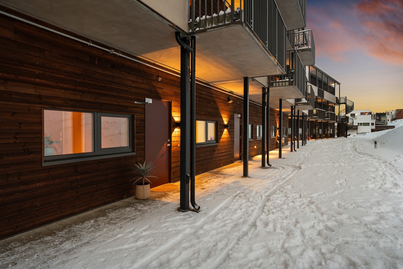 Fra inngangspartiet til blokka har denne leiligheten kortest avstand.