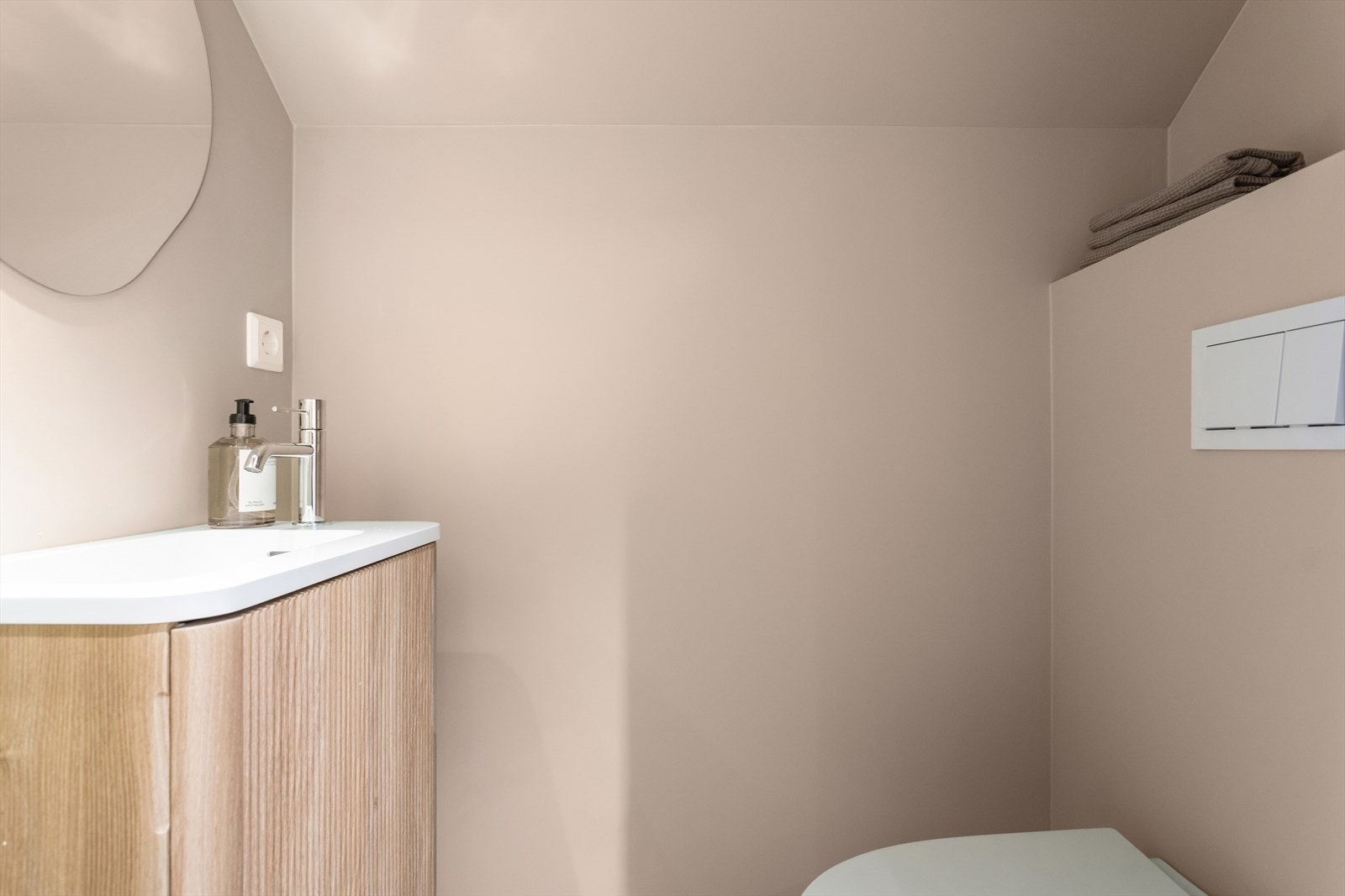 Toalettrom på loftsetasje Galleribilde