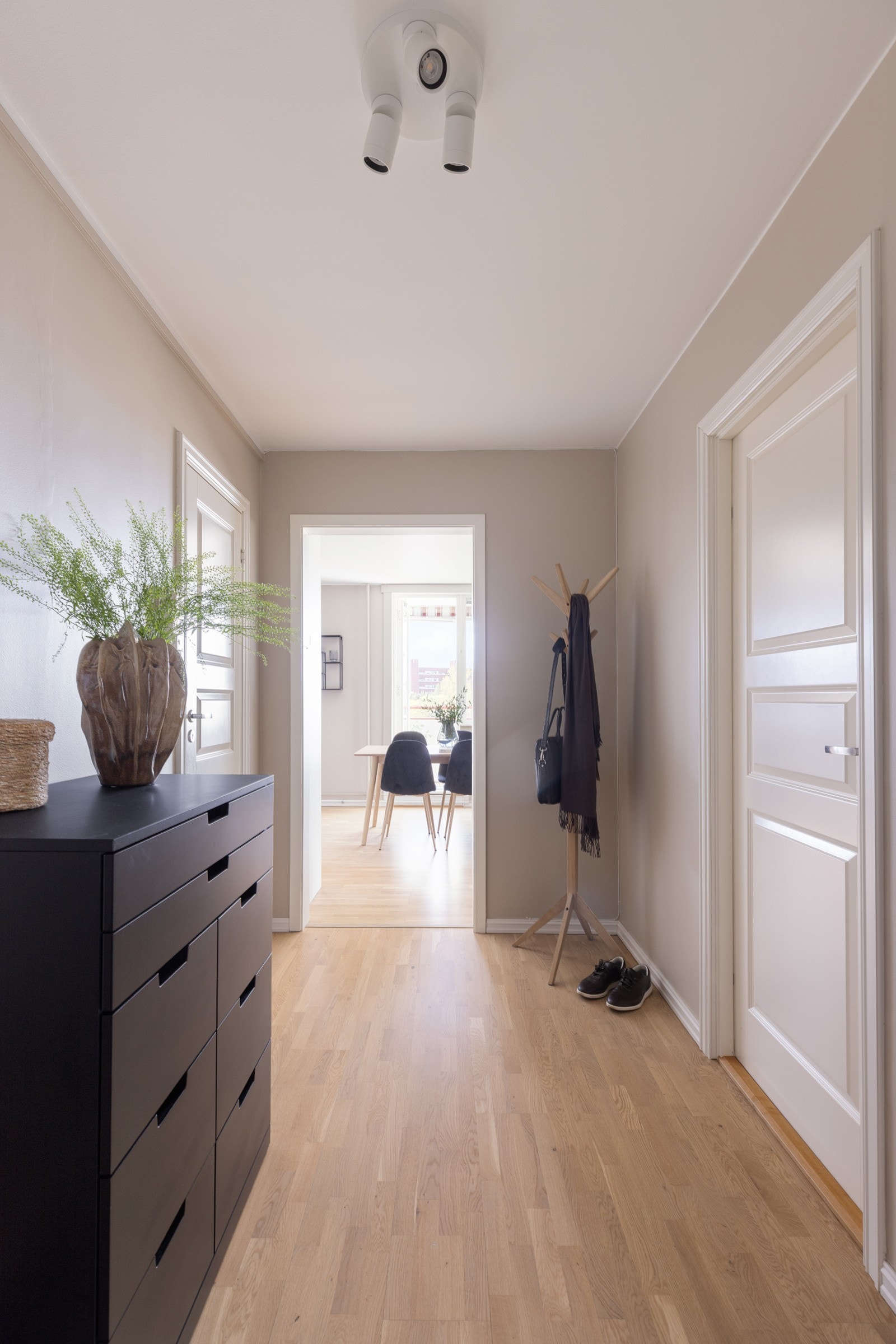 - Innbydende entrè som umiddelbart gir et godt førsteinntrykk - Galleribilde