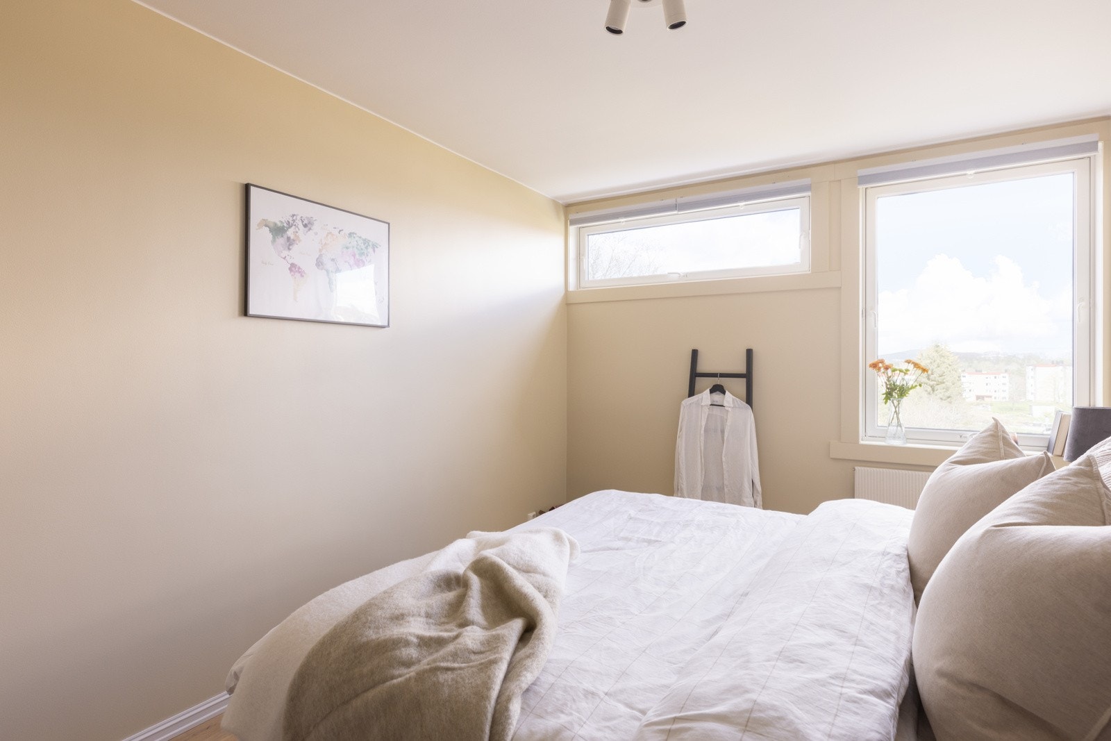 - Sengen er 1.80m bred - Galleribilde