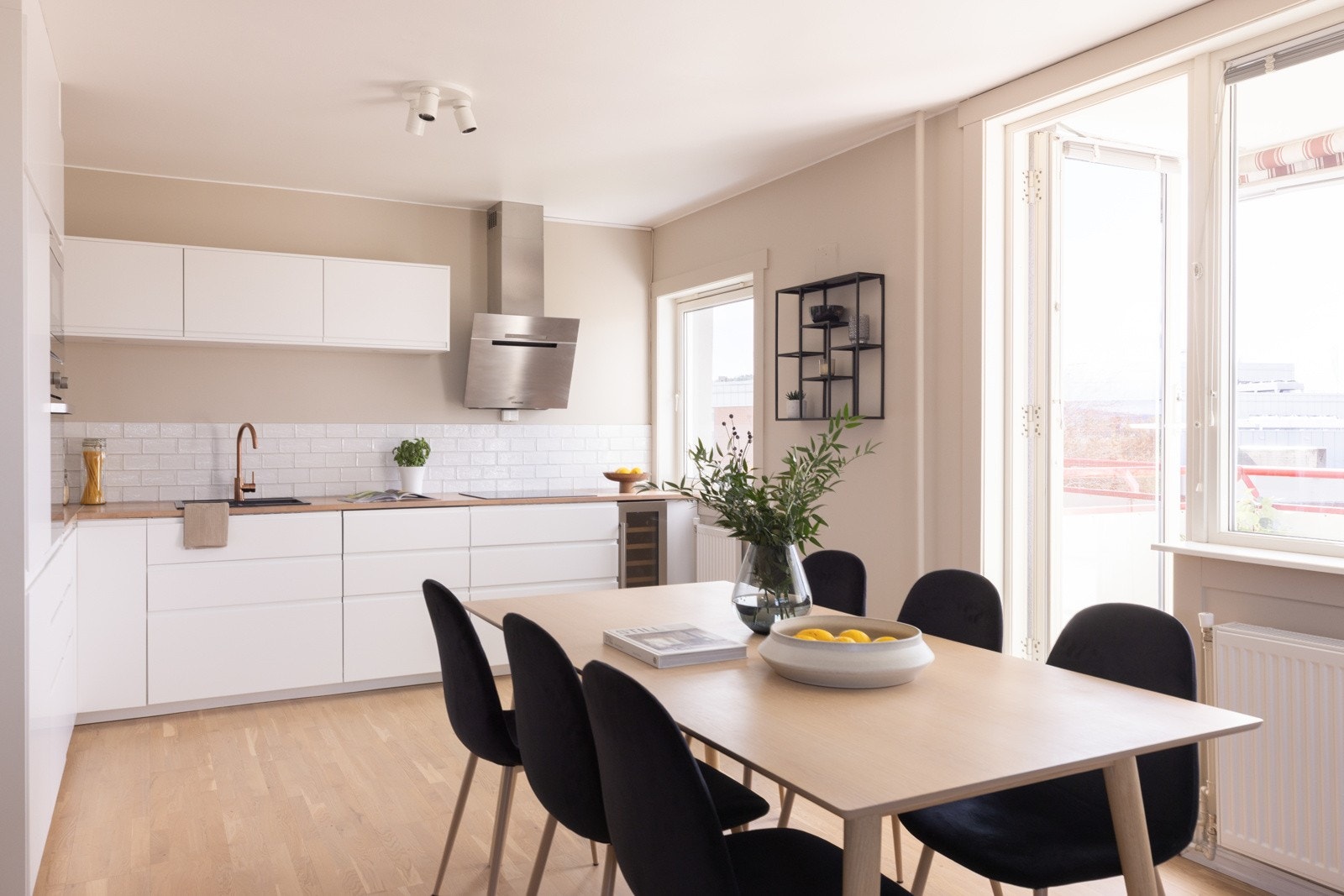 - Naturlig plass til spisebord - Galleribilde