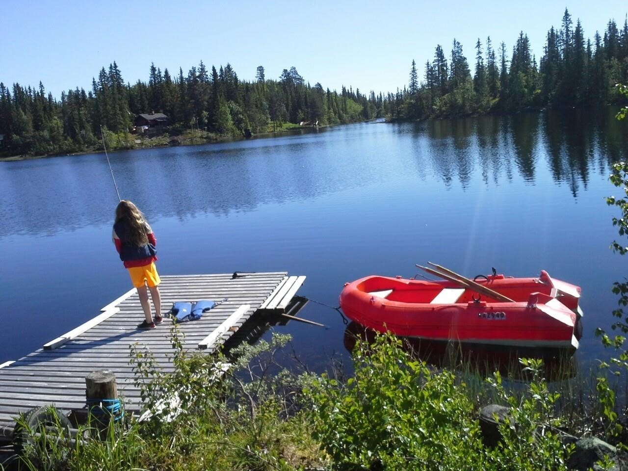 Fisking er gøy og spennende for både store og små! (Selgers foto) Galleribilde