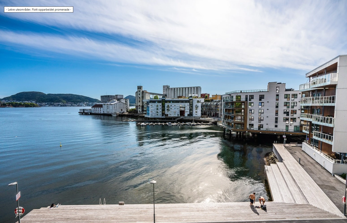 Brygge med bademuligheter like utenfor døren Galleribilde