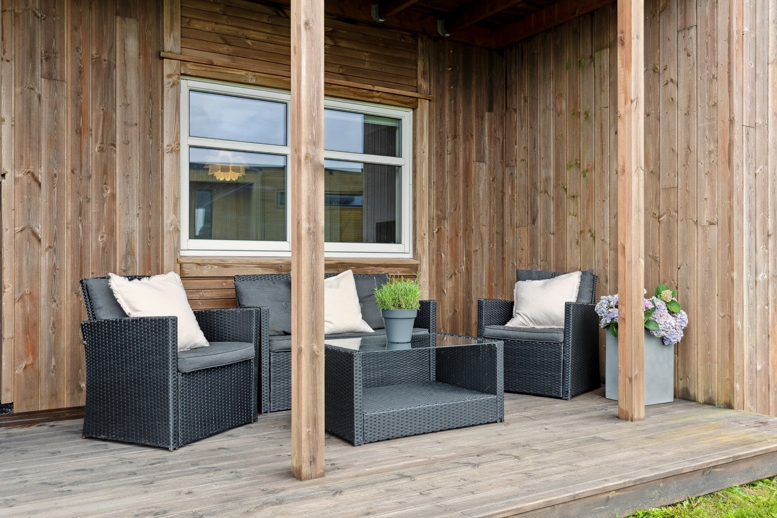 God plass til å møblere hagen i flere soner. Galleribilde