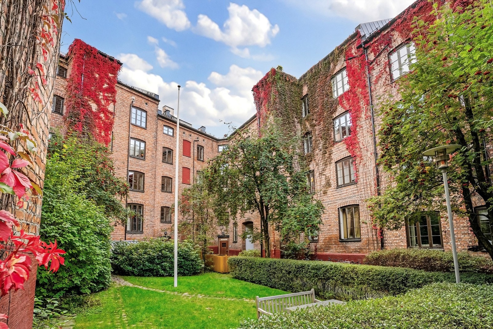 Leiligheten ligger fint til i Populære Graabein borettslag. Galleribilde