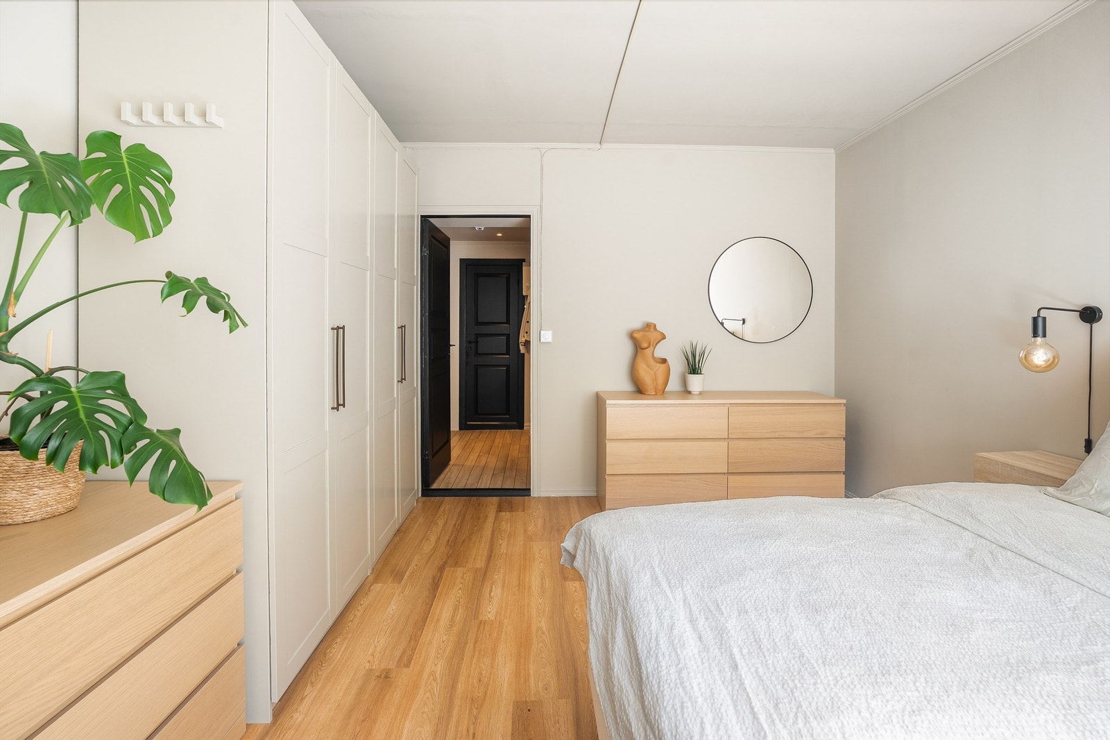 Her er det også plass til kommoder og annet ønskelig møblement. Galleribilde