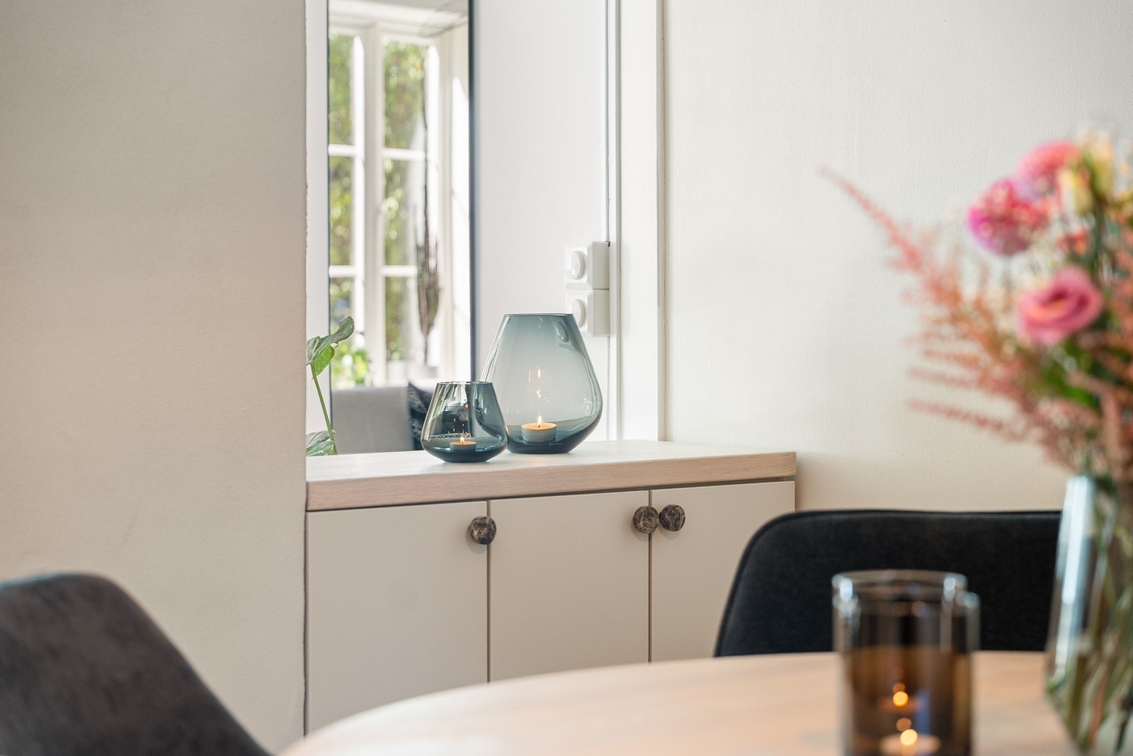 Nisje mellom stue og kjøkken. Galleribilde