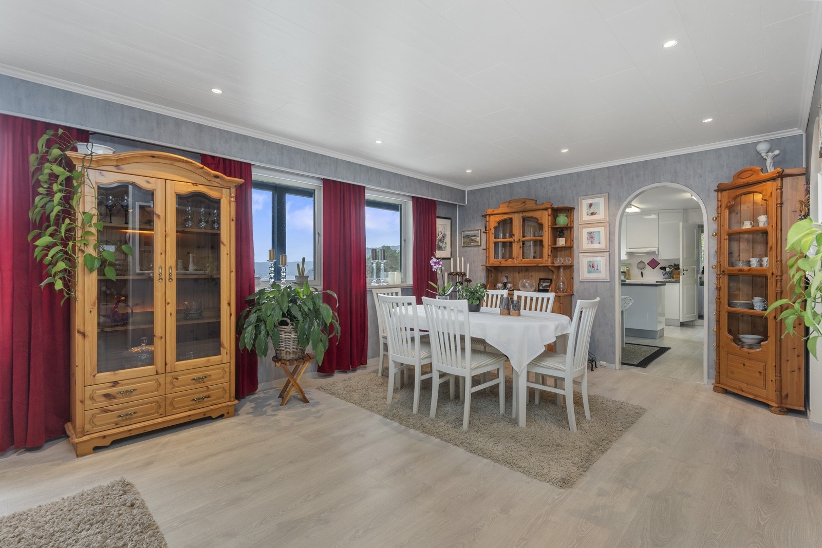 God og romslig plass med plass til store selskap og gjester Galleribilde