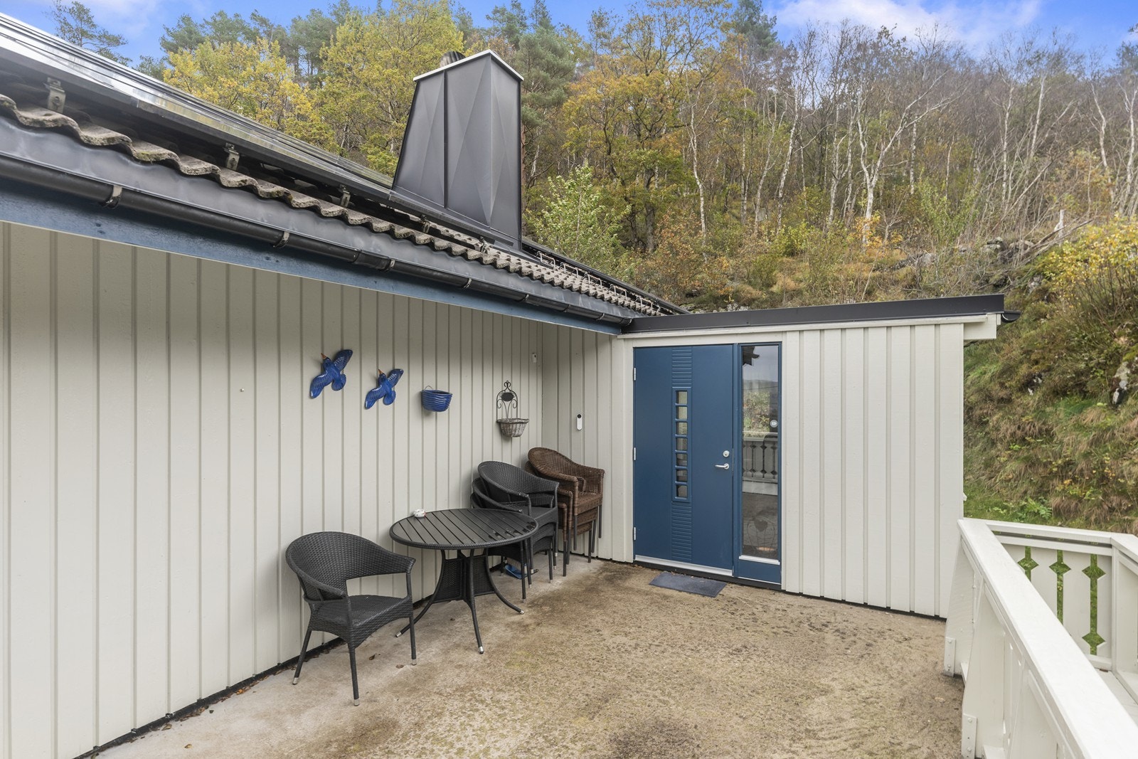 Inngangsdør til hovedetasjen Galleribilde