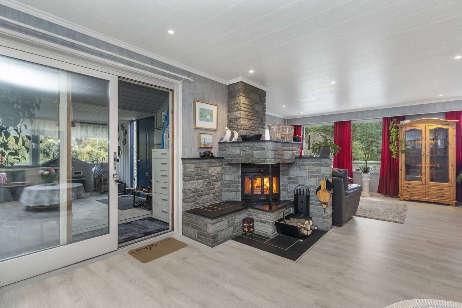 Fra hagestua er det adkomst til stua Galleribilde