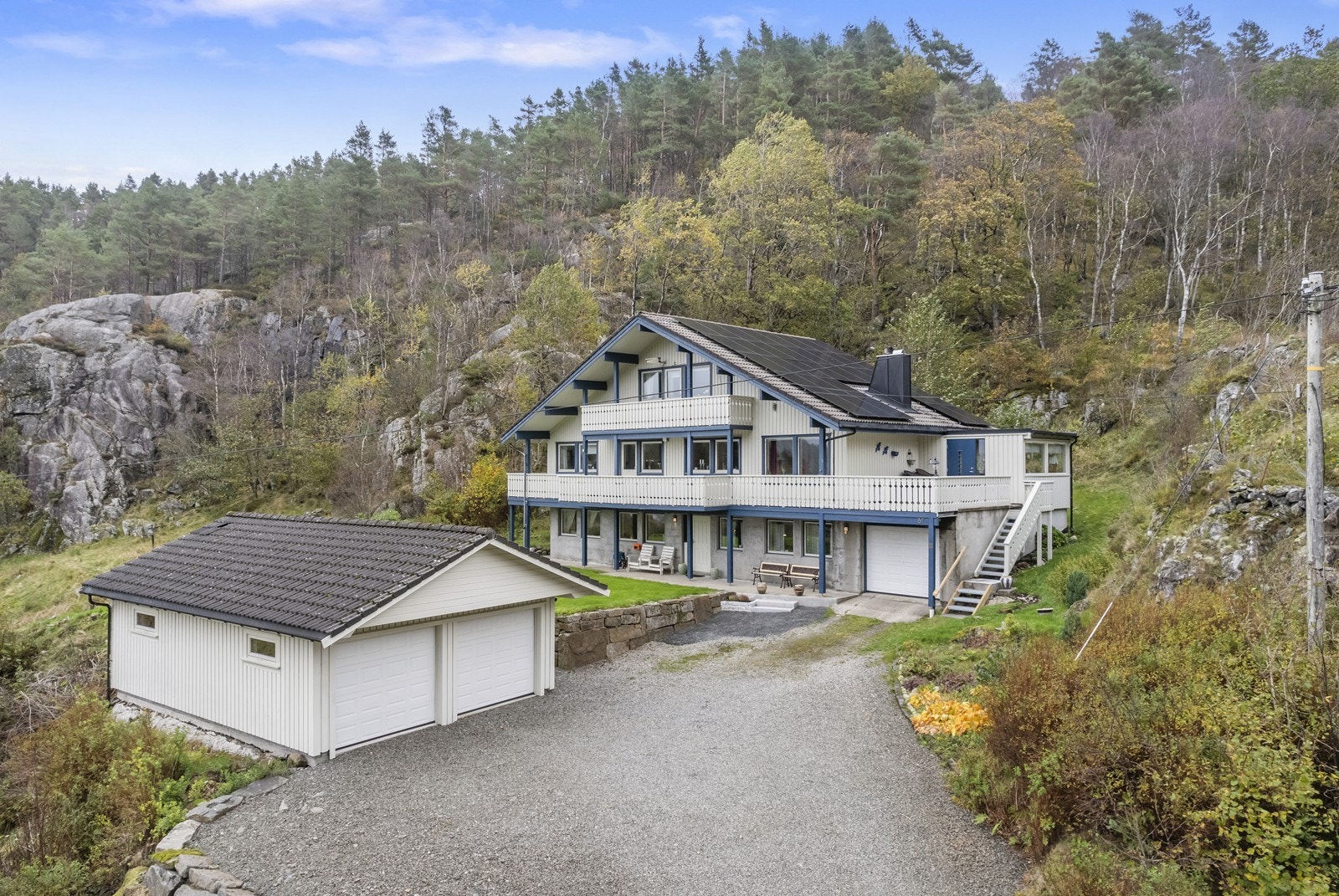 En svært romslig enebolig med dobbel garasje Galleribilde