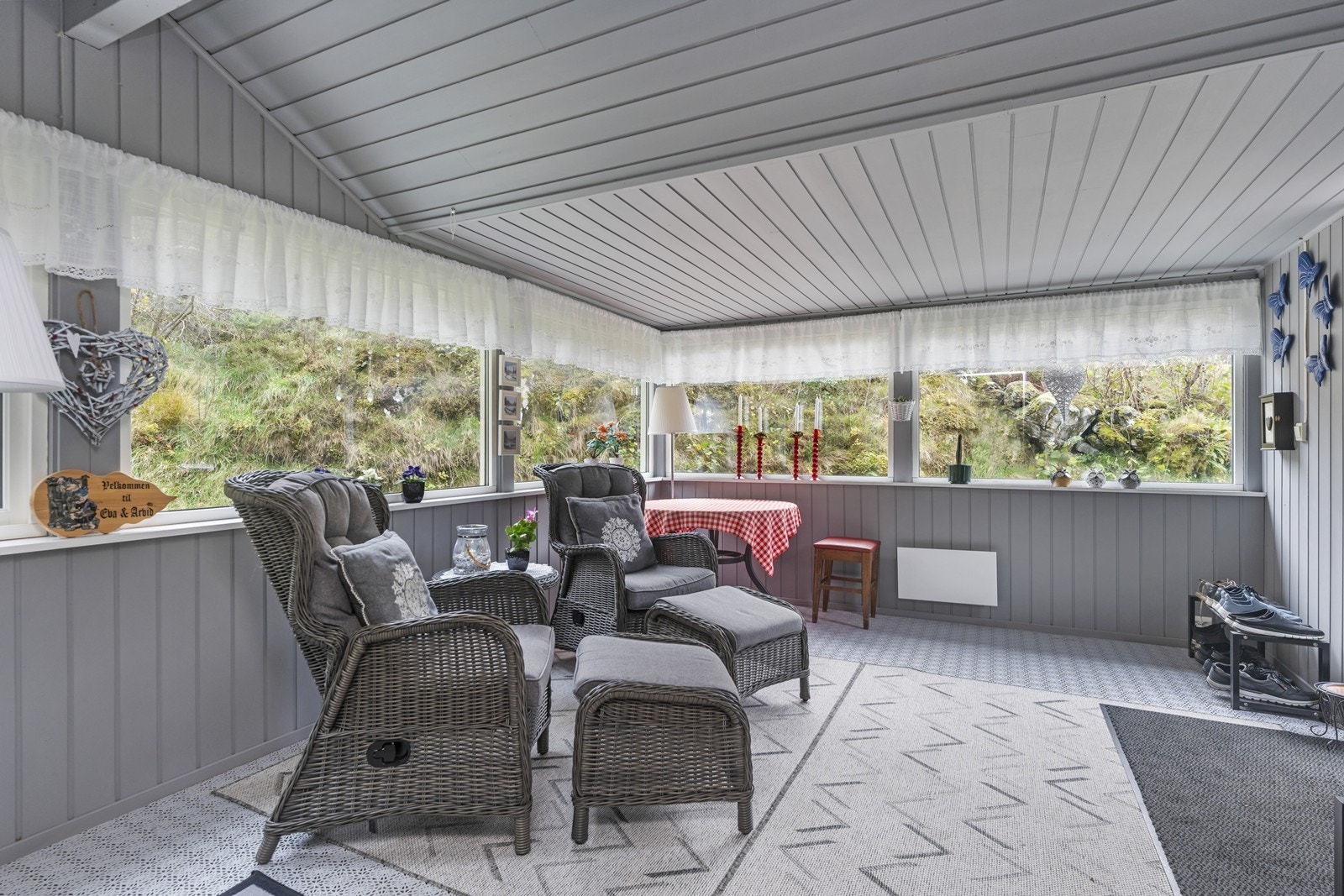 Velkommen inn! Innglasset hyggelig hagestue Galleribilde