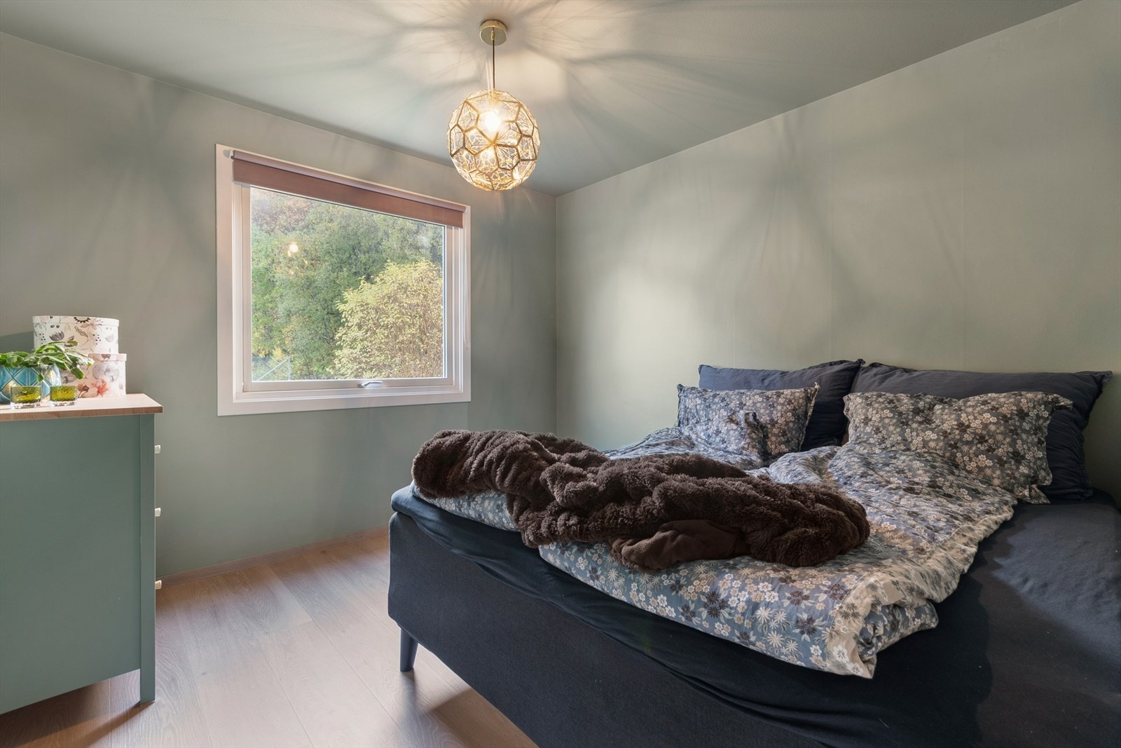 Det er to store soverom i leiligheten. Begge soverommene har god plass til dobbeltseng. Galleribilde