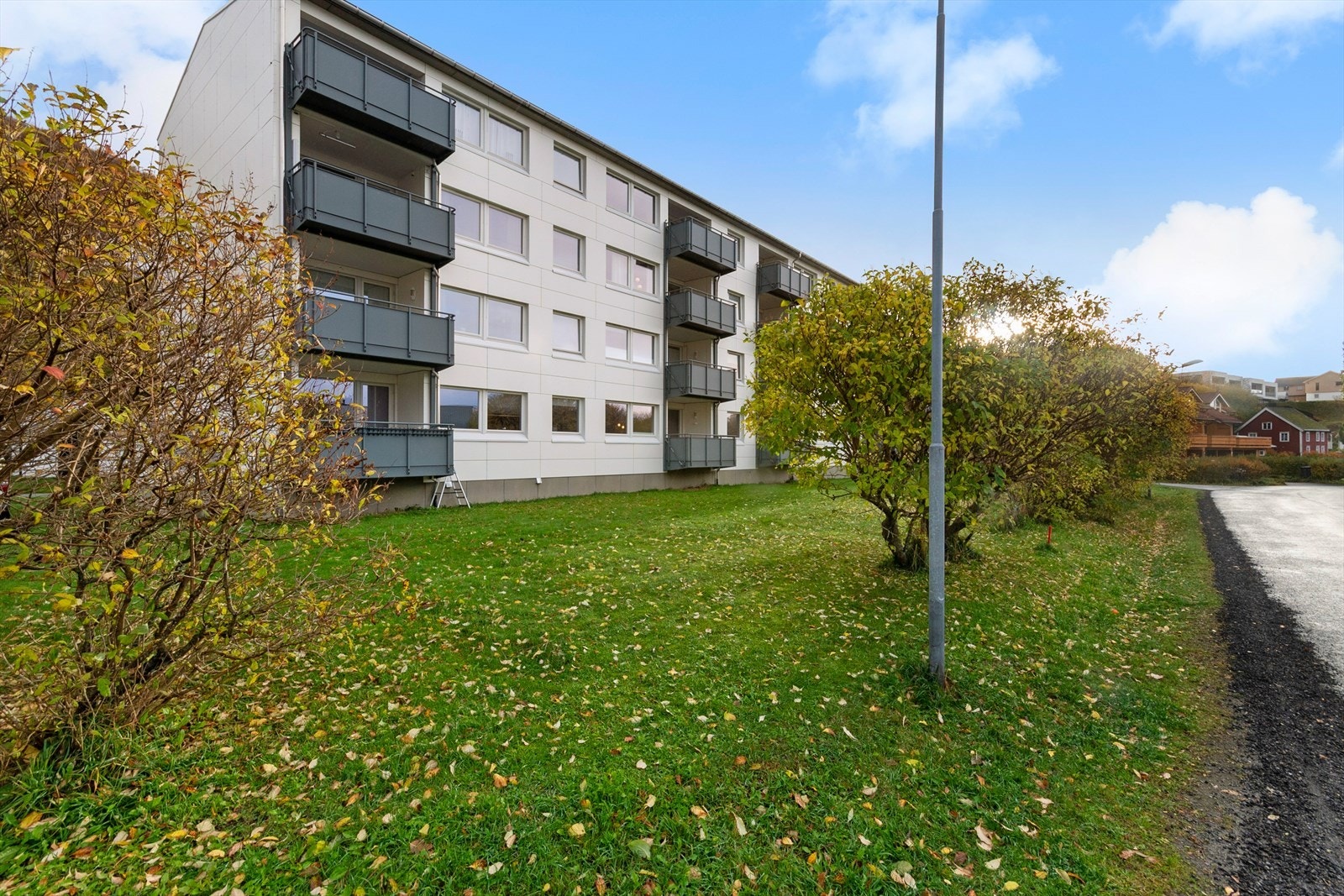 DNB Eiendom v/ Eskild Walle Thomassen ønsker velkommen til 3-roms andelsleilighet i Hellåsveien 7 A. Galleribilde