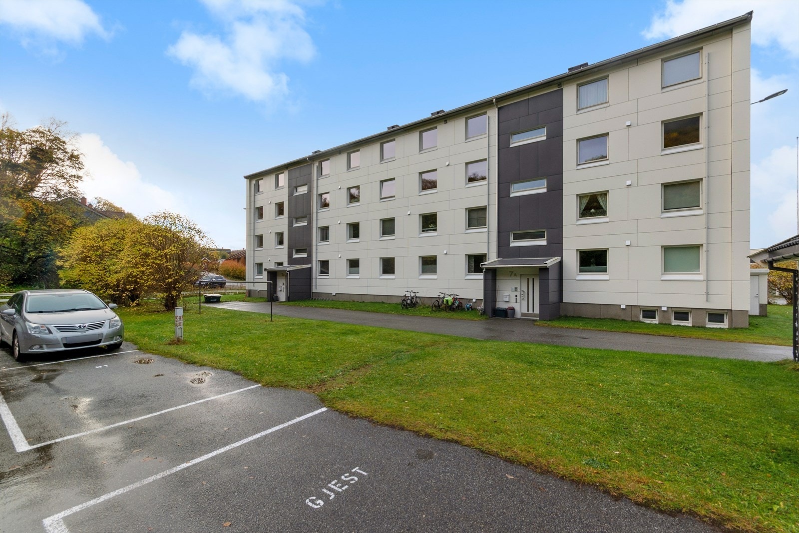 Borettslaget er veldrevet og ligger øverst på Vollen i tilknytning til Rønvikområdet. Medfølgende P-plass og gjesteparkering. Galleribilde