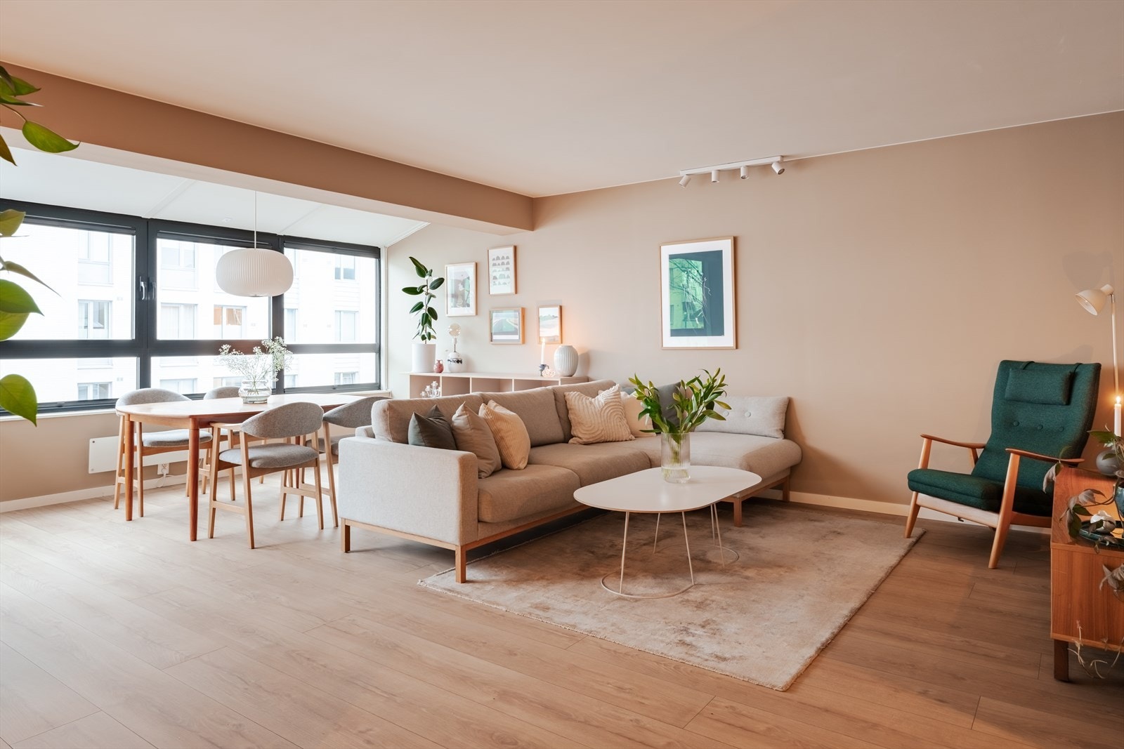 Moderne og romslig 4-roms leilighet med attraktiv beliggenhet i et veldrevet borettslag på Bjølsen. Galleribilde