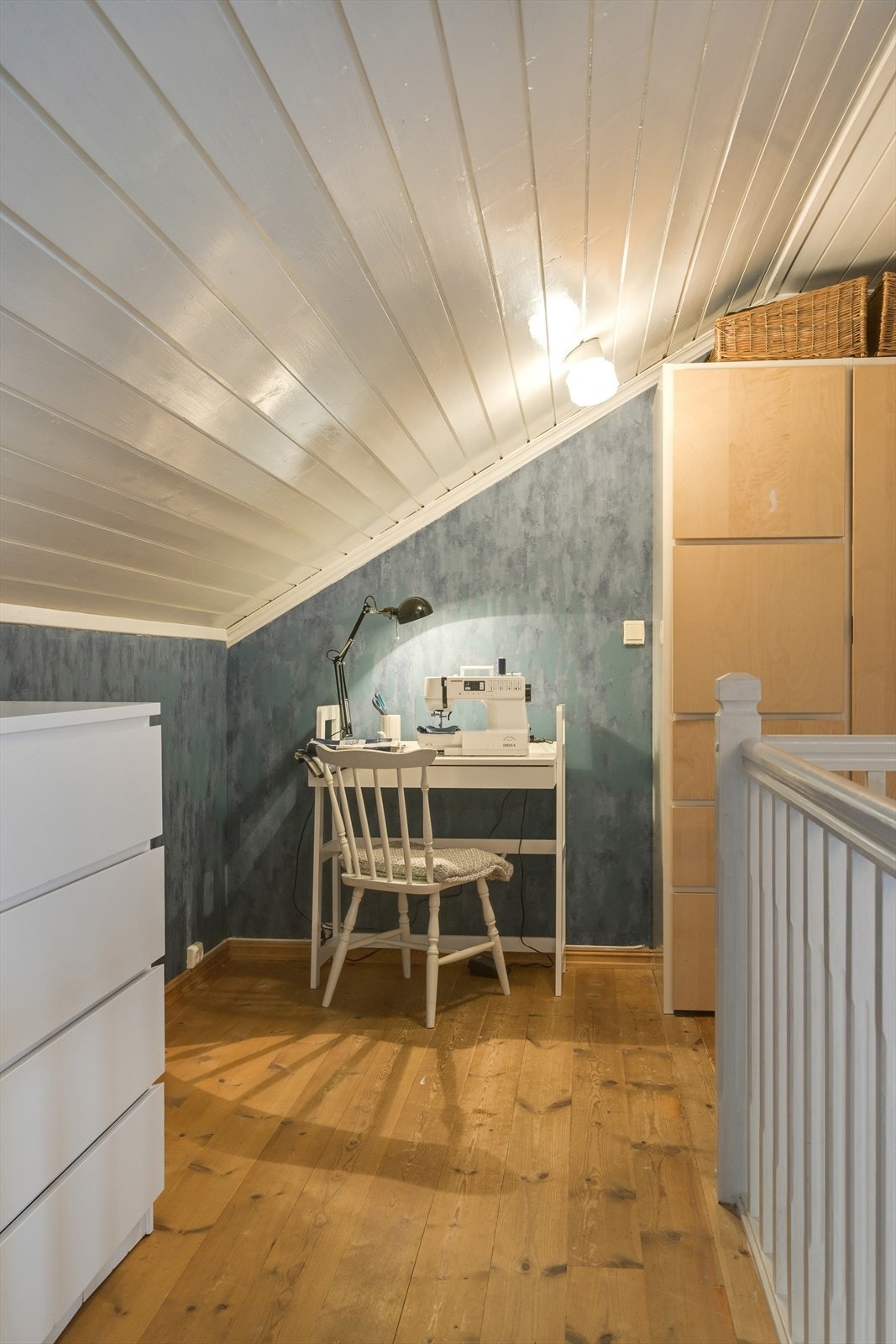 Hobbykrok i loftstuen. Galleribilde