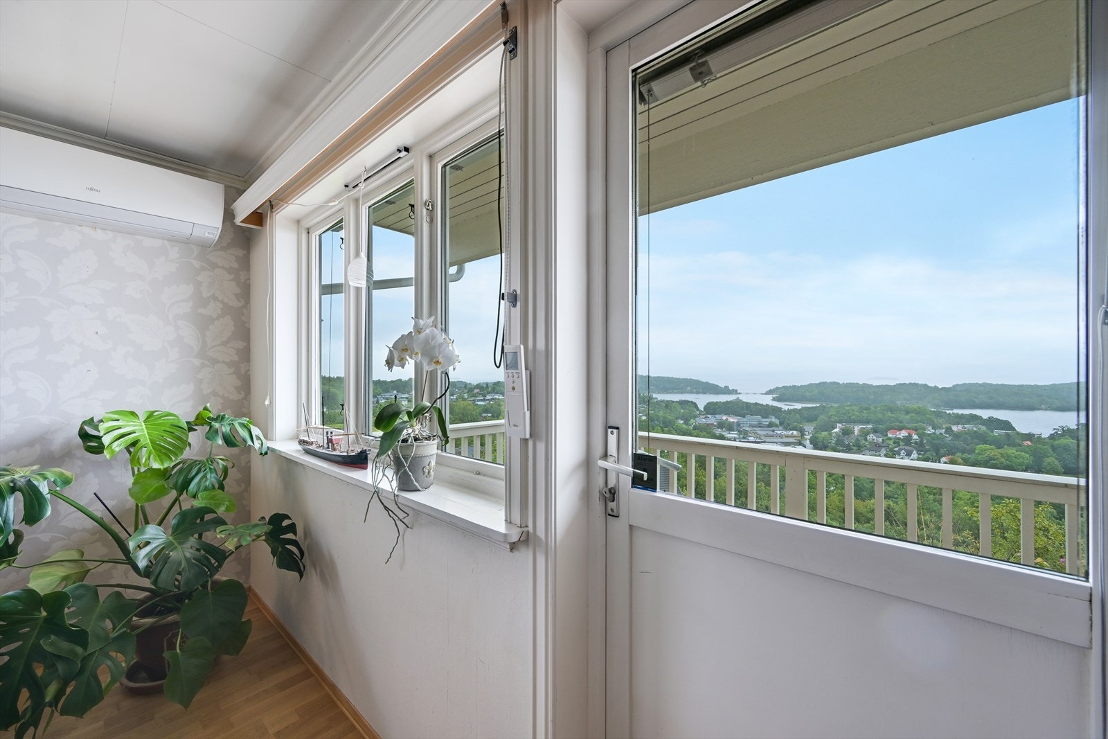 Utgang til overbygget balkong. Galleribilde