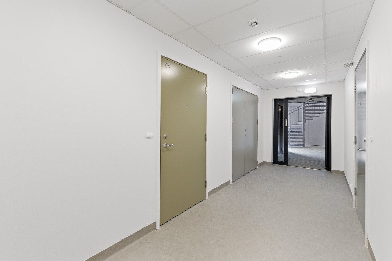 Leiligheten har inngang til leiligheten via felles gang (ikke svalgang) Galleribilde