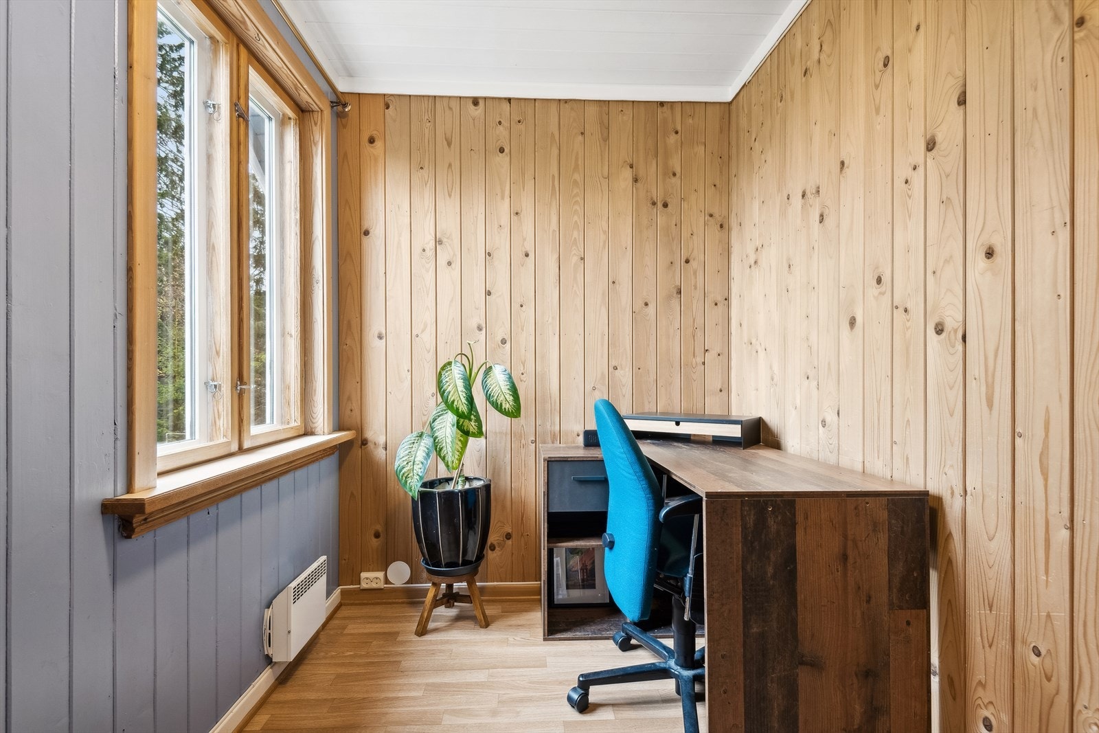 Rom i 2. etasje benyttet som kontor. Galleribilde