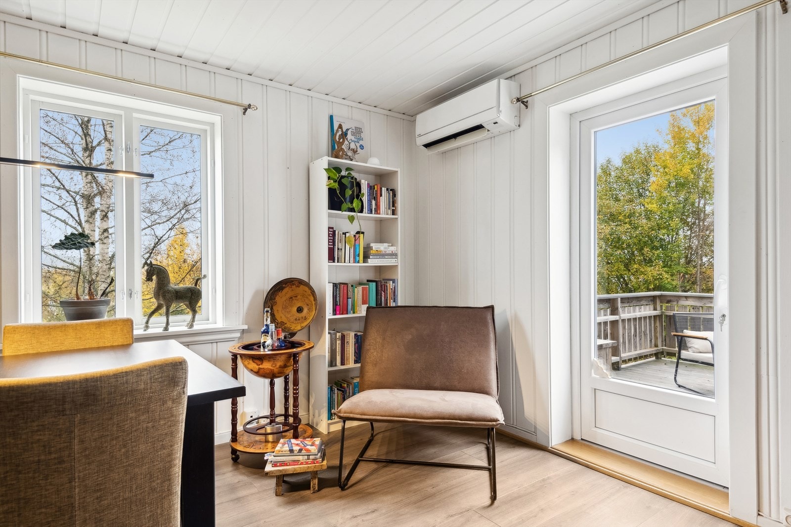 Fra stuen er det adkomst til en romslig veranda. Galleribilde