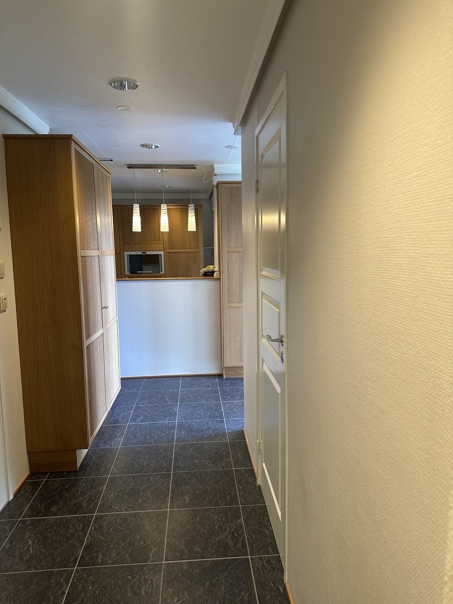 Gang med bad, dusj og soverom Galleribilde