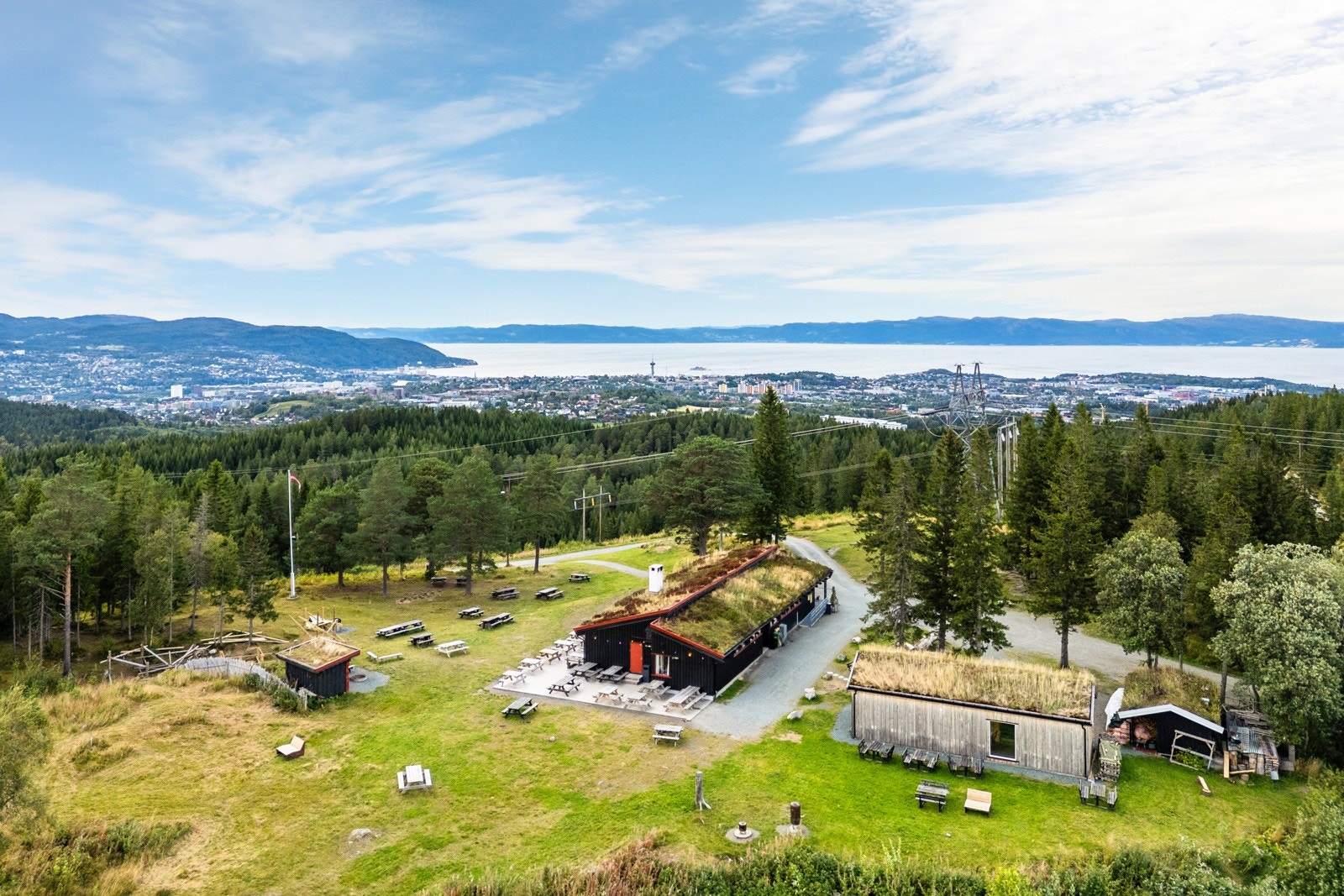 Estenstadmarka tilbyr flott helårs tur- og treningsterreng og ligger tett på boligområdet. Galleribilde