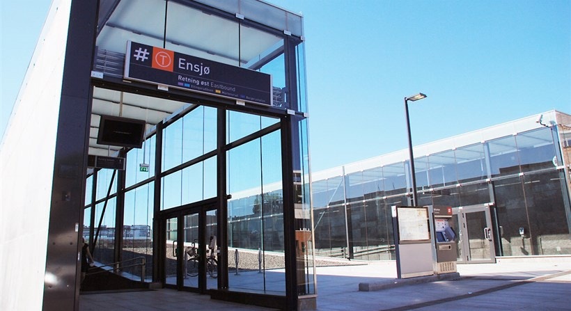 Det er få minutters gange fra boligen til T-banen på Ensjø - Her har du 4 linjer og 5 minutters reisevei til sentrum Galleribilde