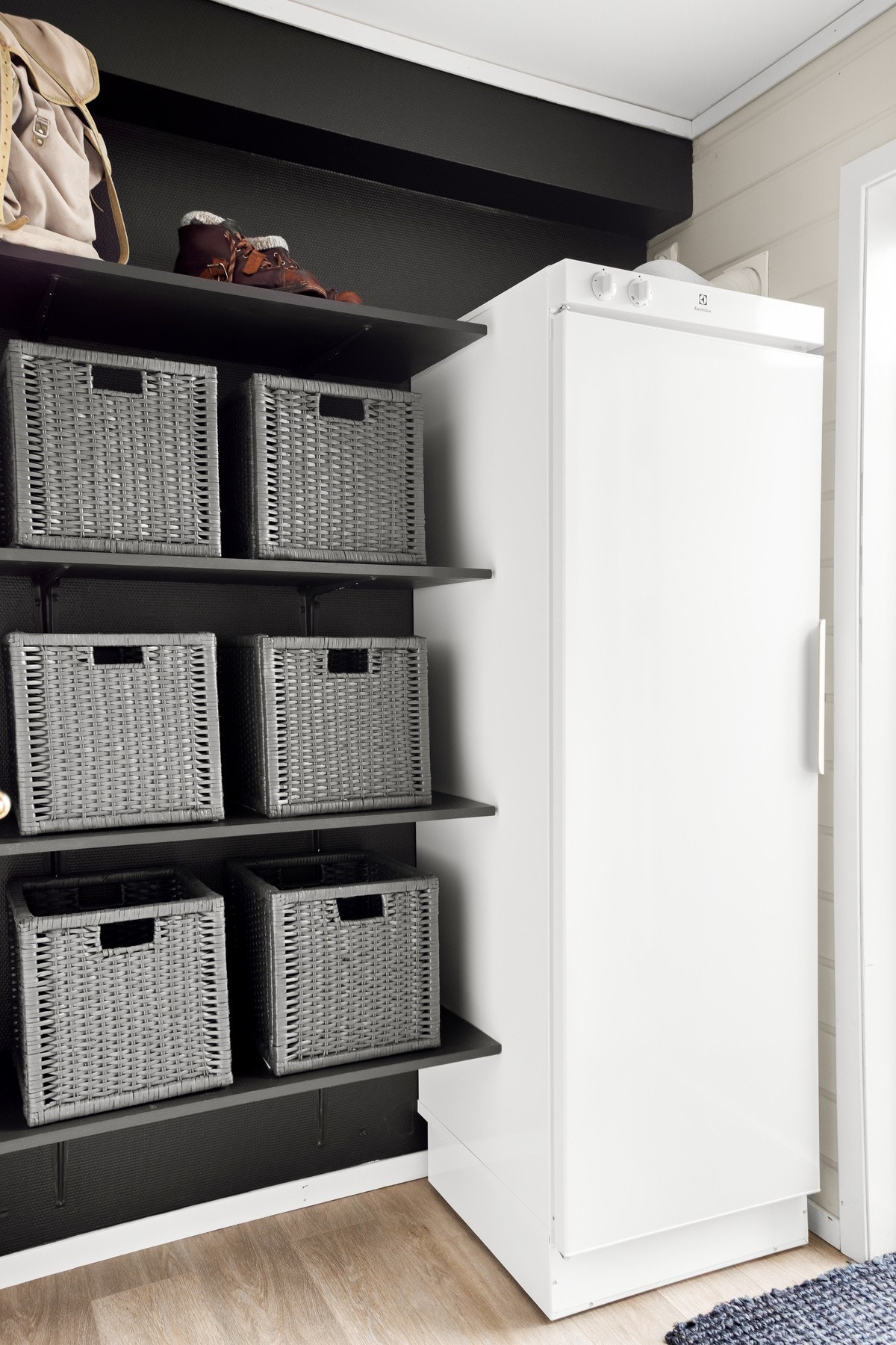 I tilknytning til gangen er det bod/teknisk rom hvor man får ekstra plass til oppbevaring. Galleribilde