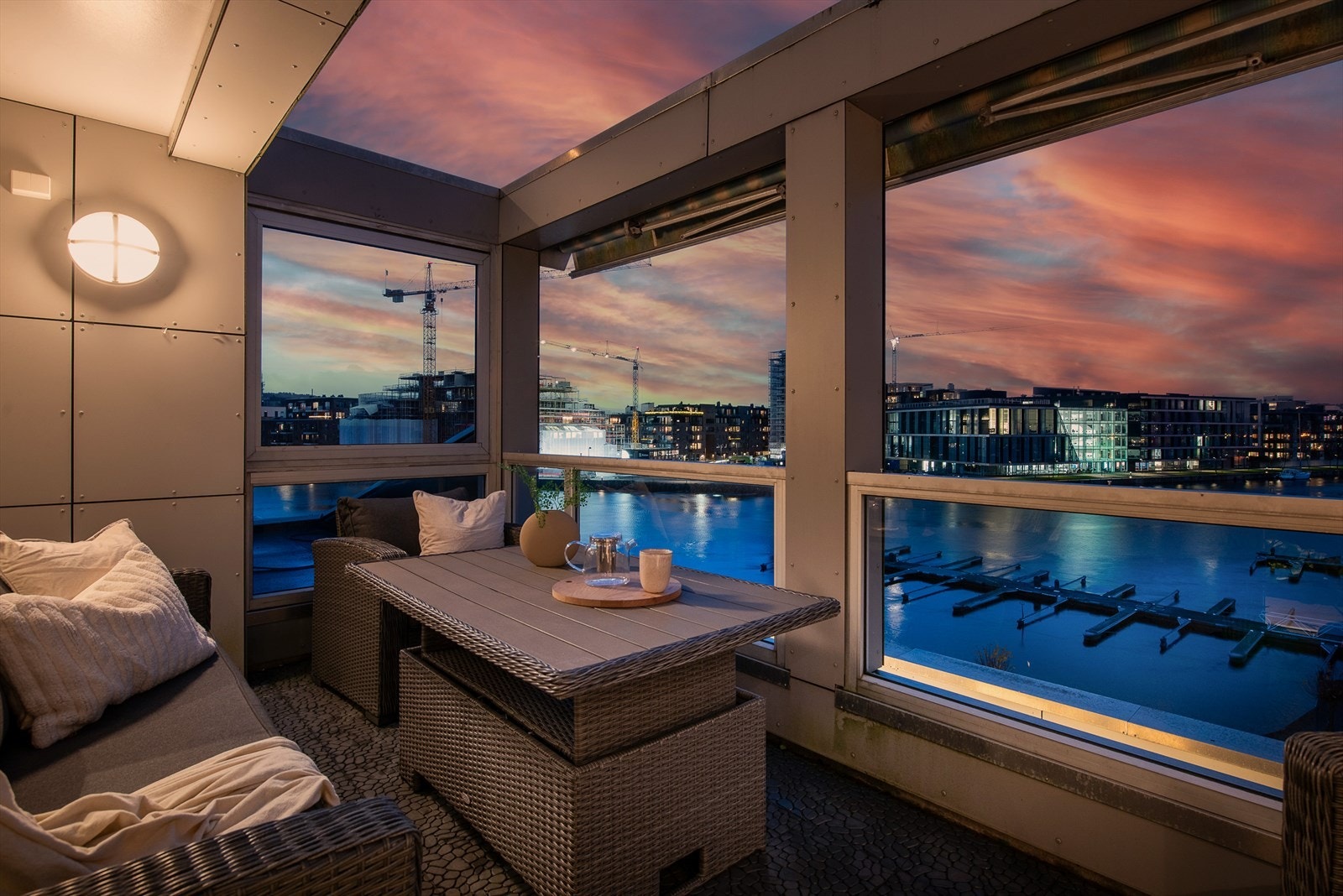 Velkommen til en fantastisk leilighet med nydelig beliggenhet på Høivold Brygge! Galleribilde