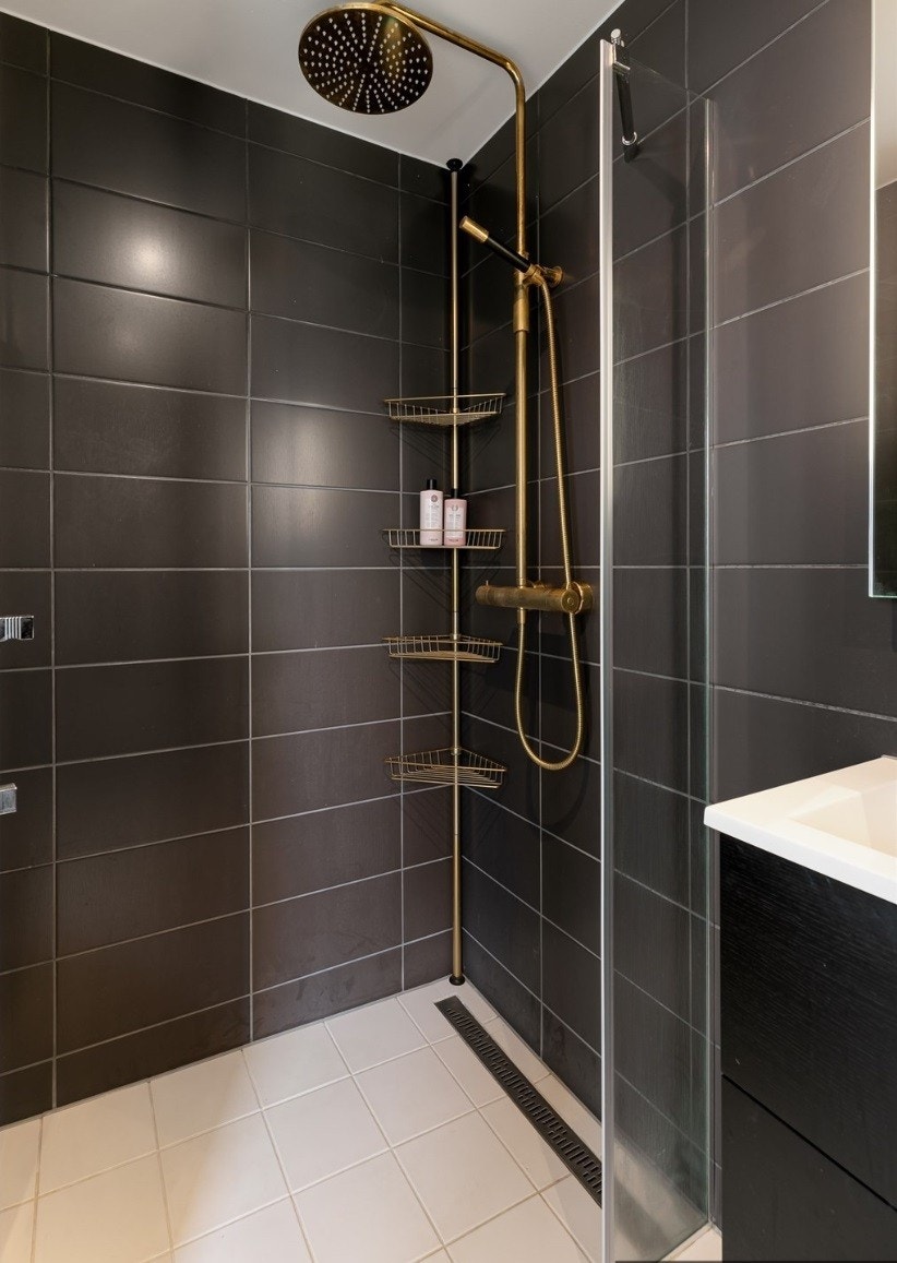 Dush baderom 1 Galleribilde