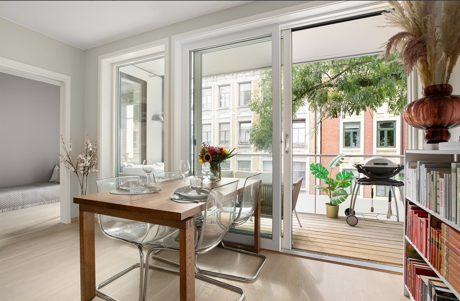 Stue og balkong - Ledig fra medio desember - Galleribilde