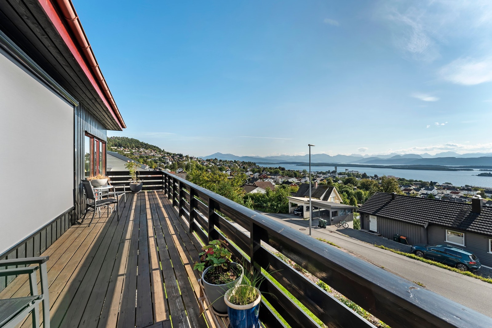 Flott utsikt fra verandaen Galleribilde