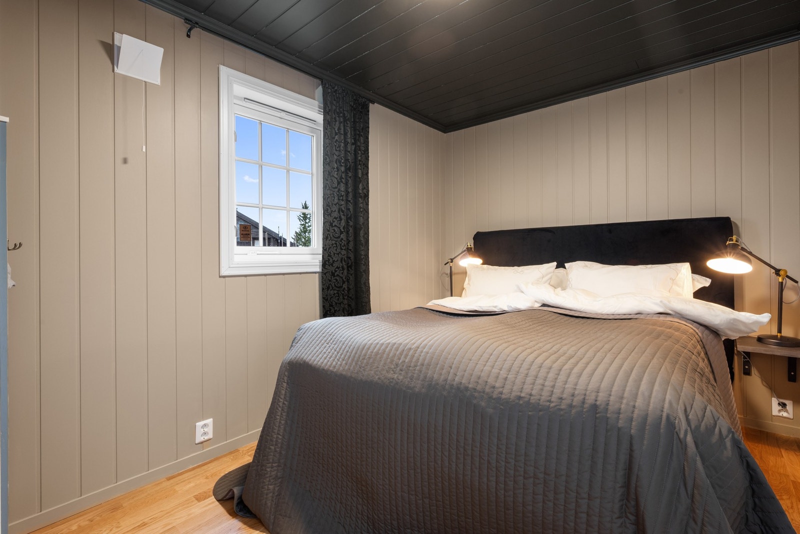 Soverom med plass til garderobeskap. Galleribilde