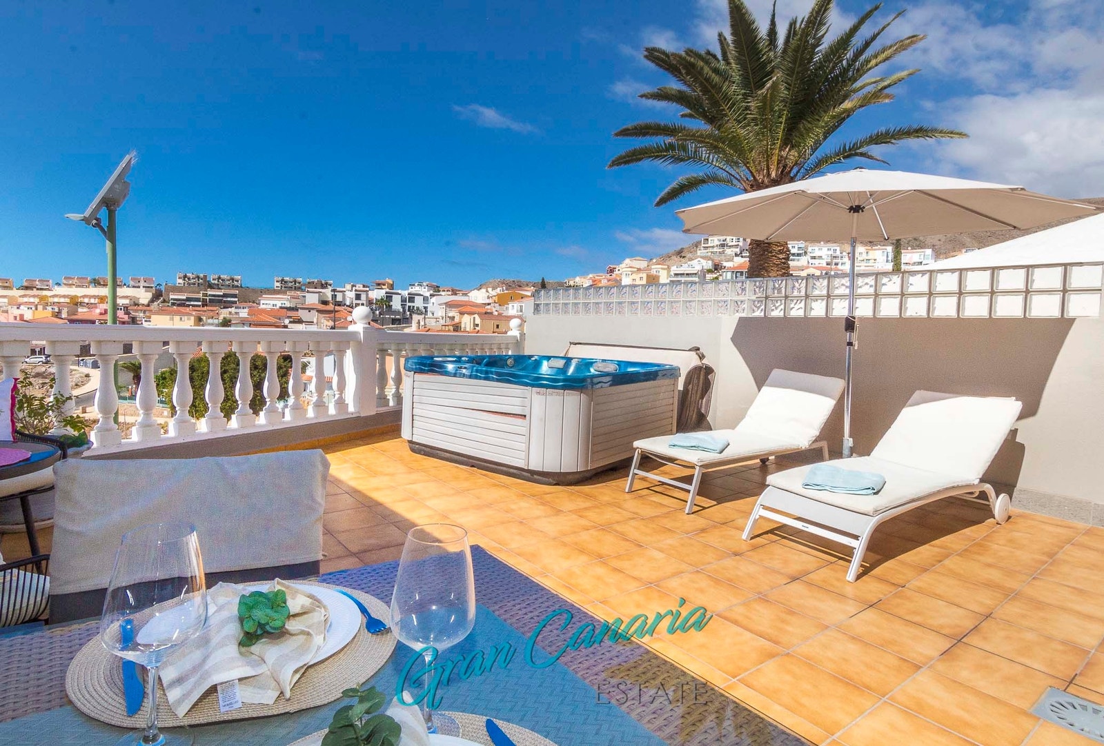 Usedvanlig stor privat terrasse Galleribilde