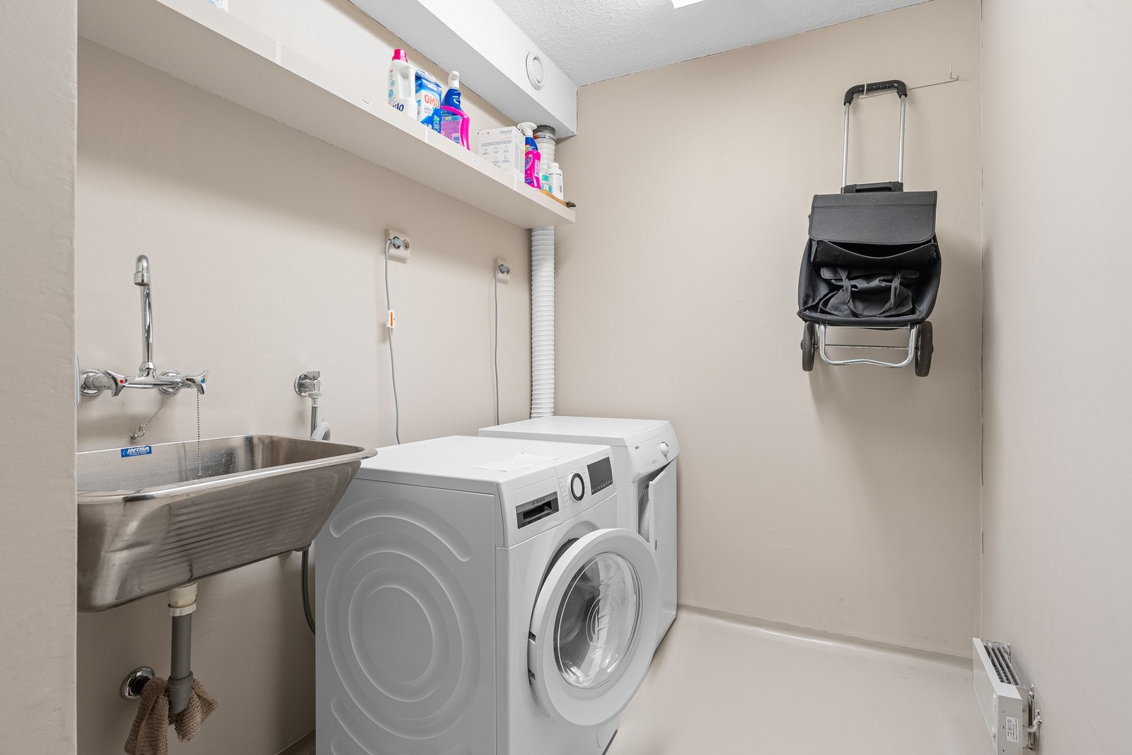 Felles vaskerom (i samme etasje) som deles med tre andre Galleribilde