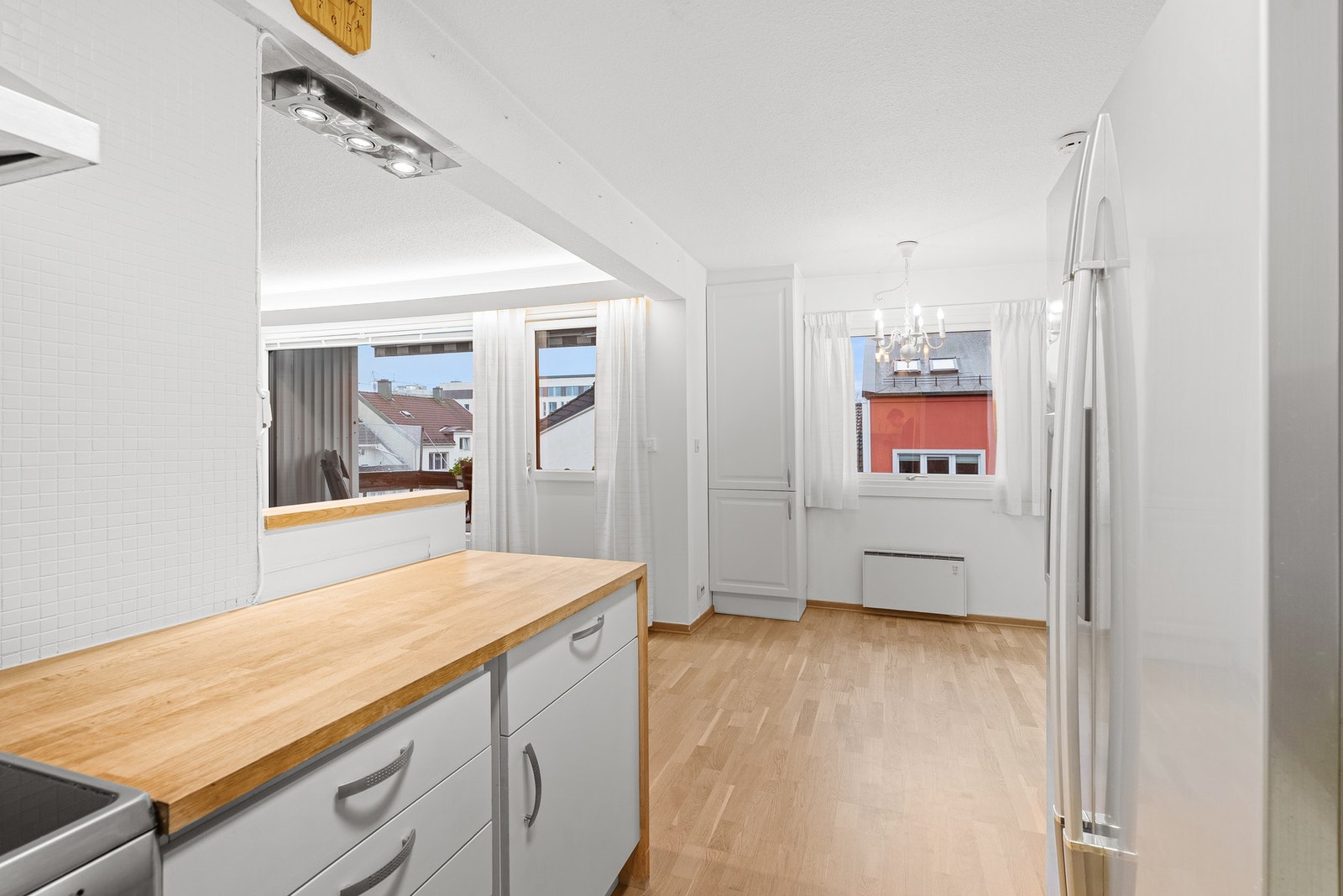 Plass til spisebord på kjøkken Galleribilde