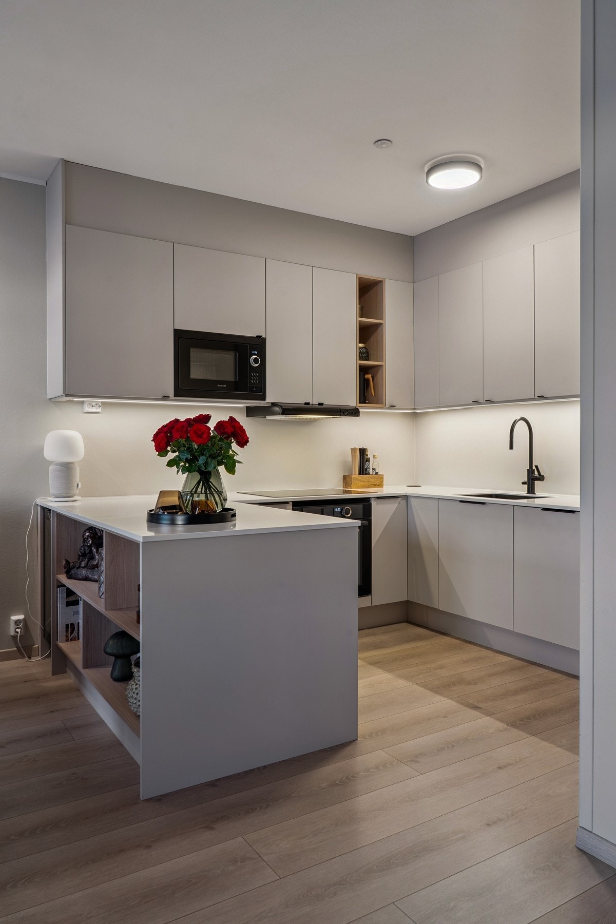 Nytt kjøkken montert i 2023. Galleribilde