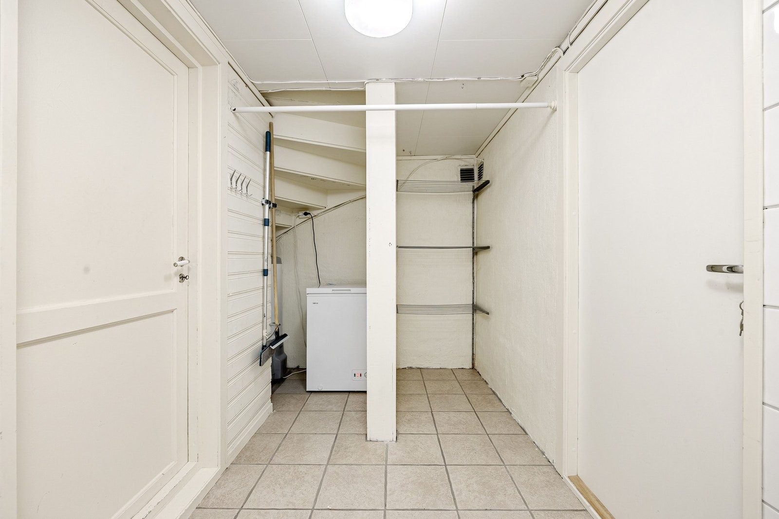 Kjelleretasjen er på totalt 27 kvm. Galleribilde