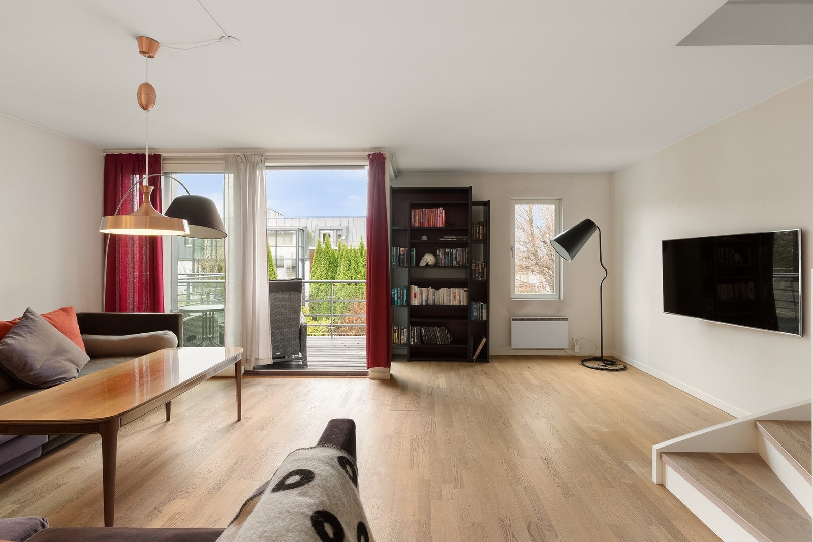 Rommets romslige utforming gir flere innredningsmuligheter. Galleribilde