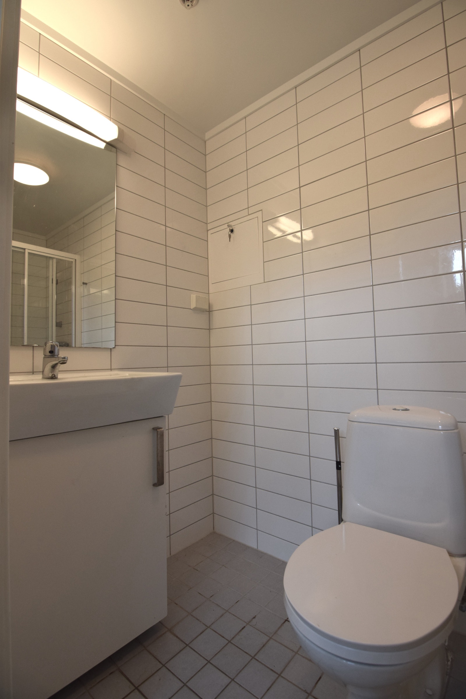 Bad m/ opplegg for toppmatet vaskemaskin. Galleribilde