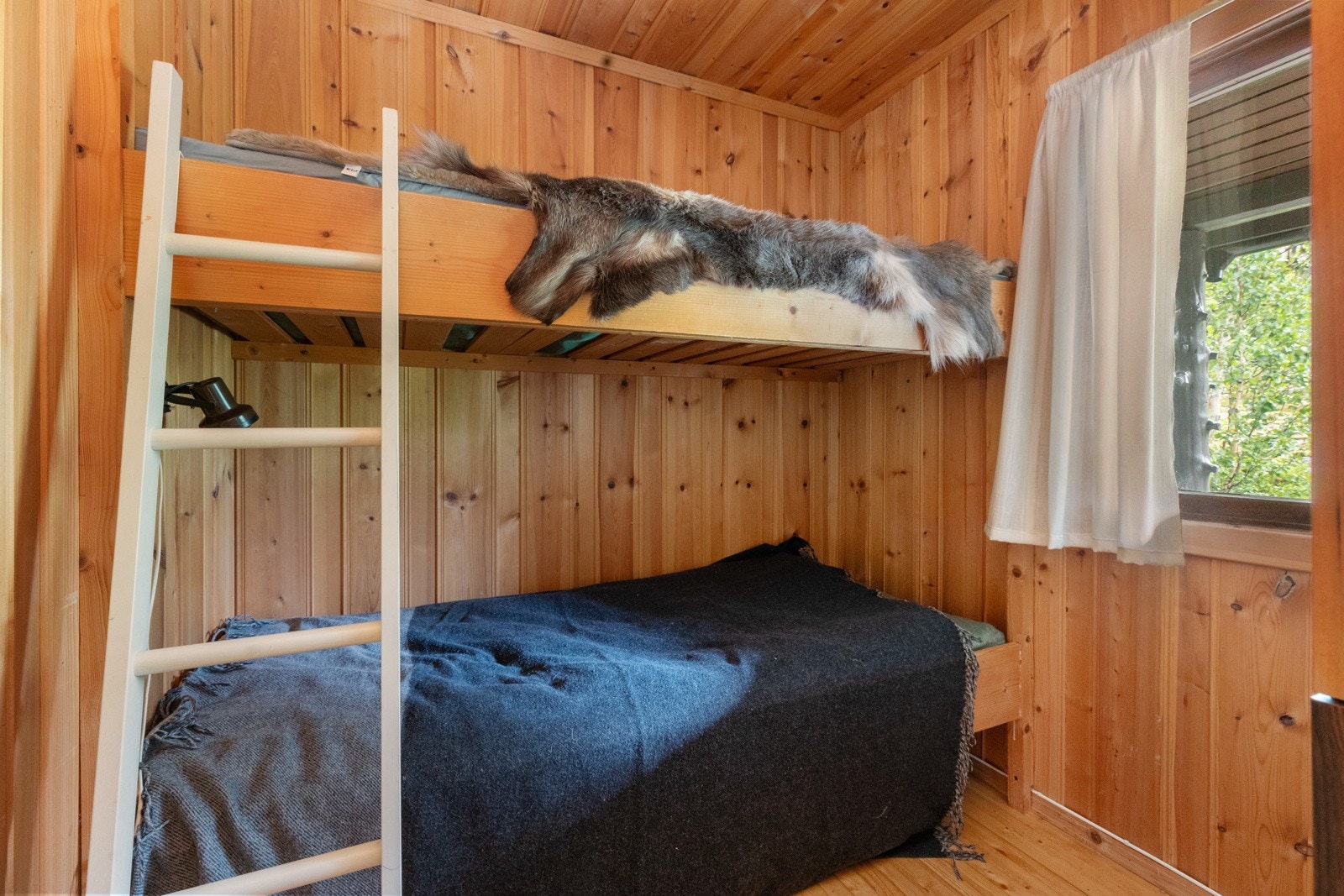 Soverom to med familiekøyeseng Galleribilde