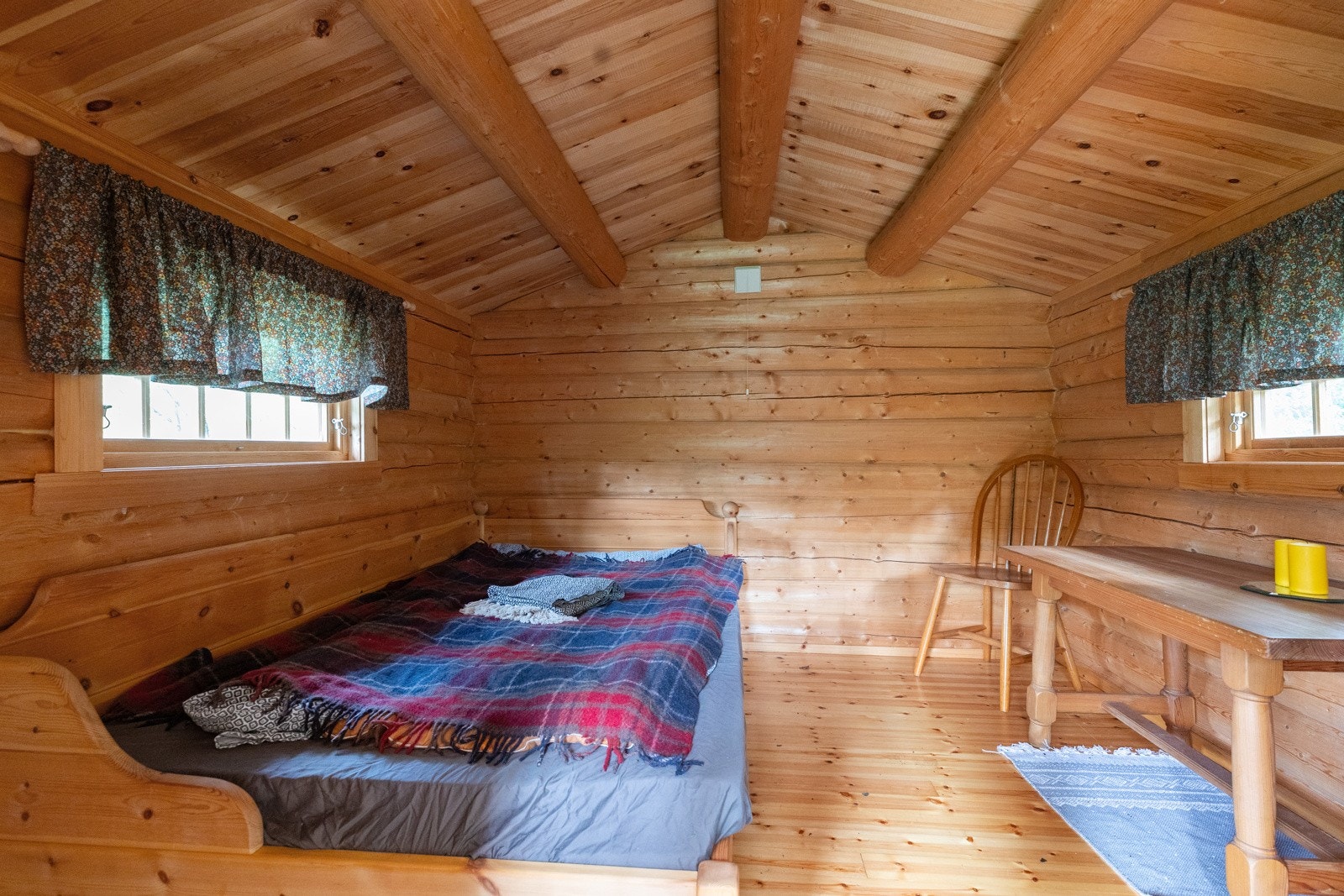 Ett rom innredet som soverom, vi gjør oppmerksom på at det ikke er byggemeldt inn som rom for varig opphold Galleribilde