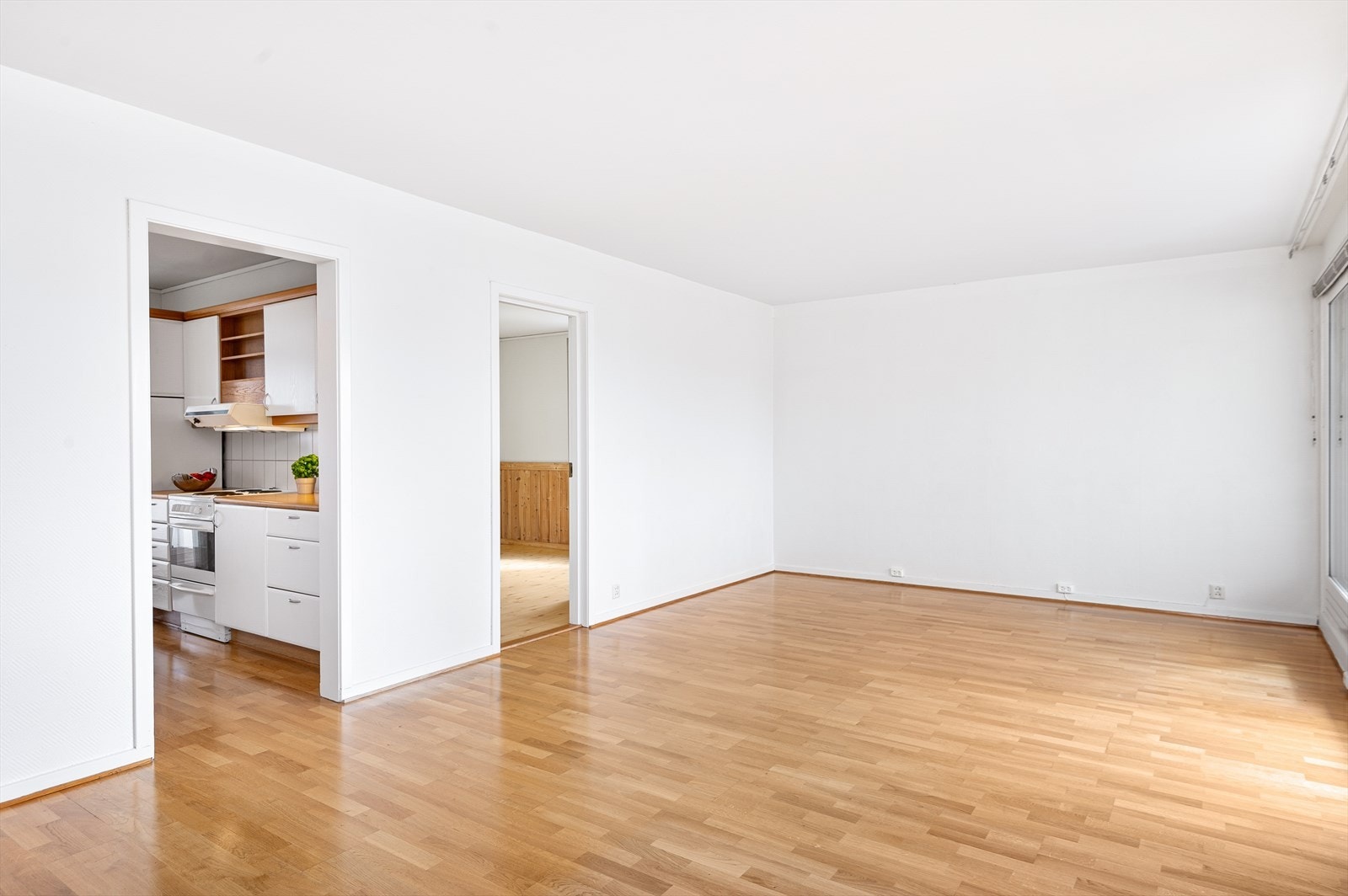 Stuen er romslig og har plass for flere forskjelige soner. Galleribilde