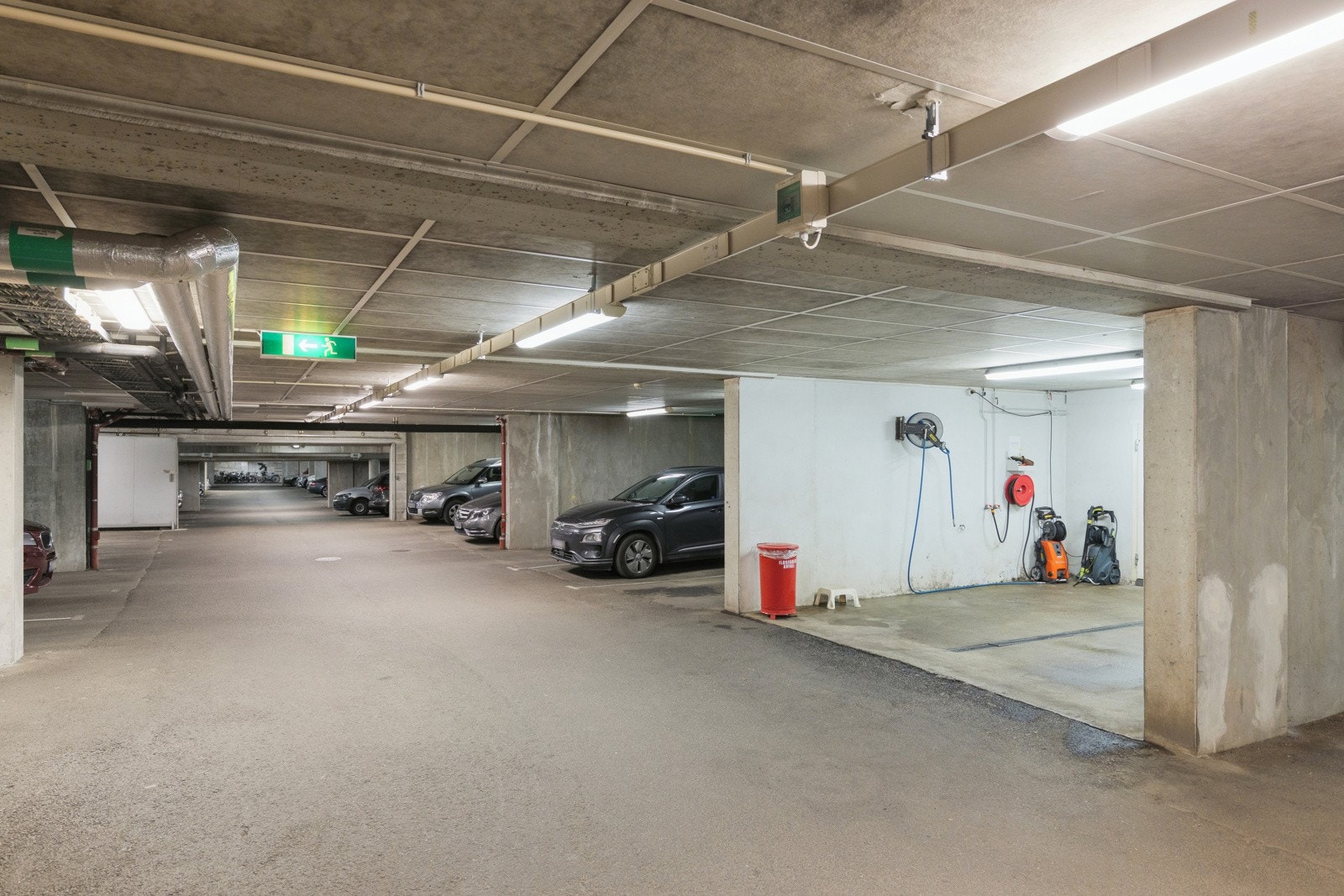 Garasjeplass Galleribilde