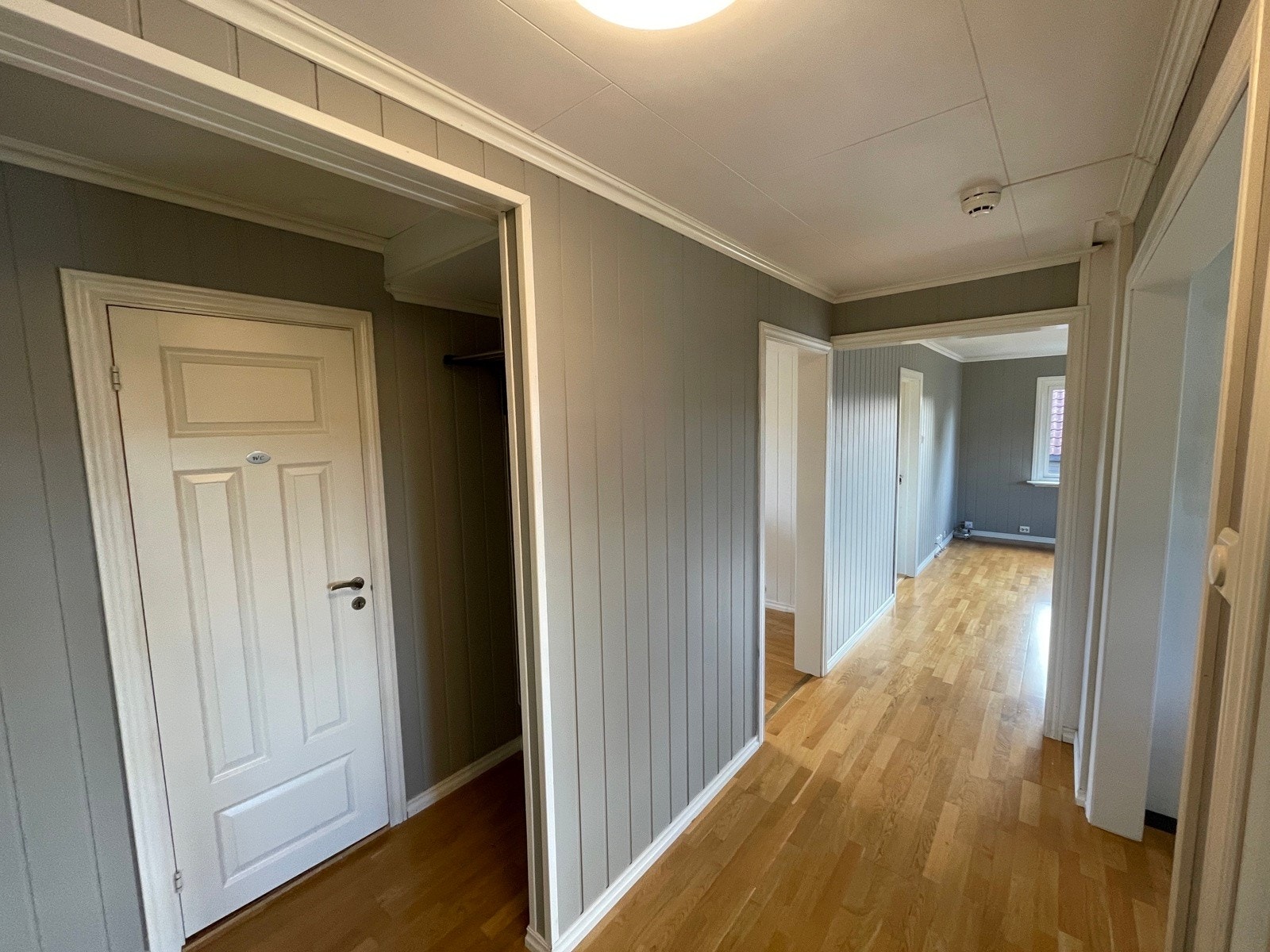 En romslig entrè ønsker deg velkommen inn! Galleribilde