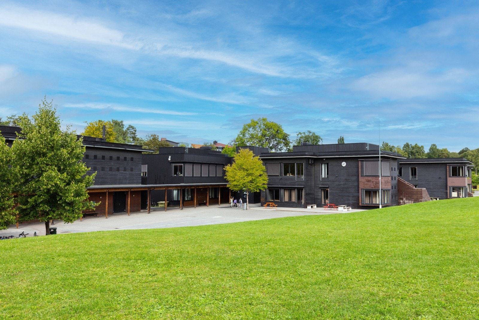 Høyst respekterte Skøyen skole ligger like ved Galleribilde