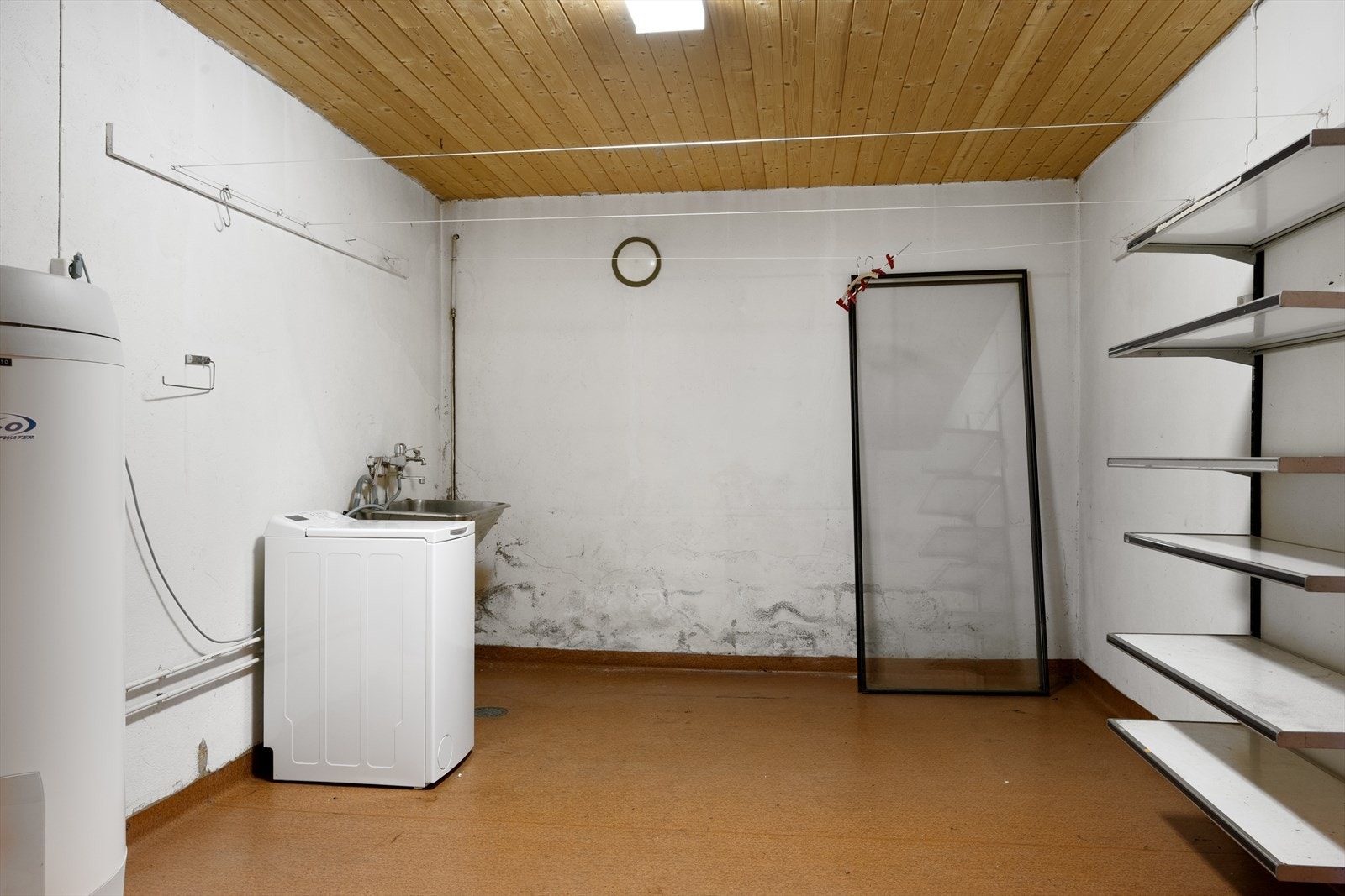 Vaskerom i underetasje. Galleribilde