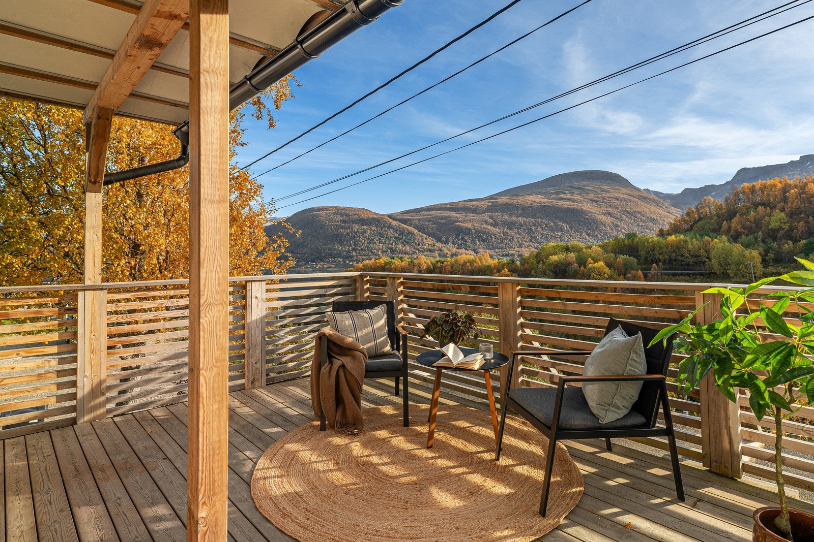 God plass til utemøblement.