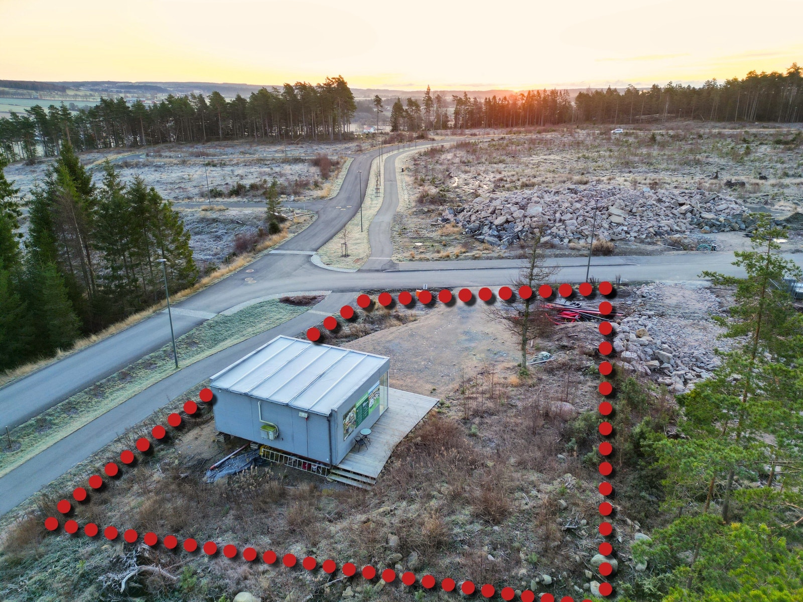 Romslig tomt med mange muligheter for å bygge en enebolig du alltid har drømt om Galleribilde